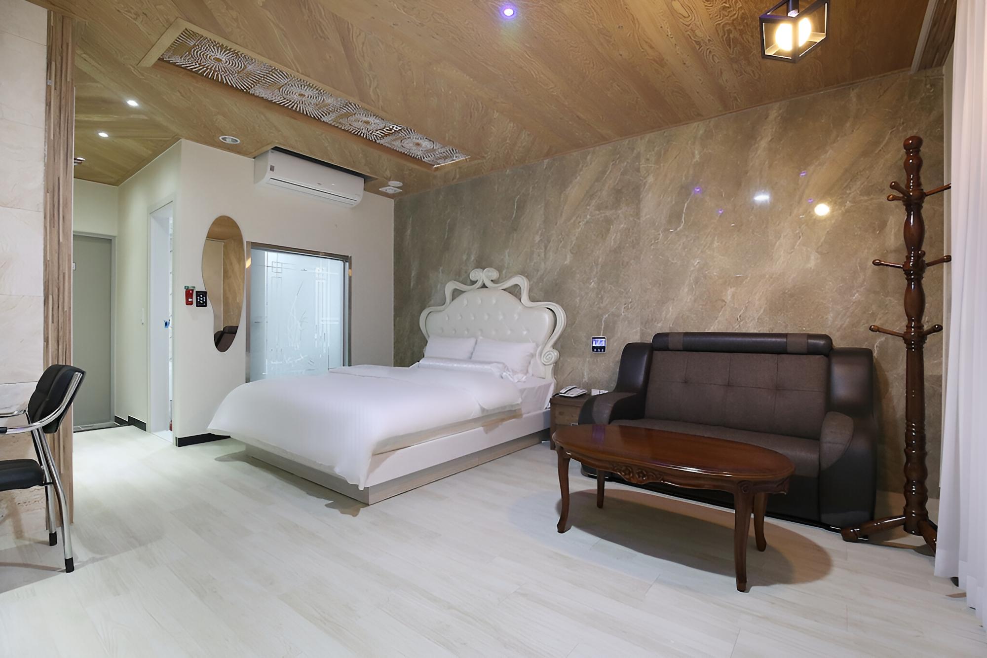 Room (Drive Room (Free breakfast)) - Photo 2