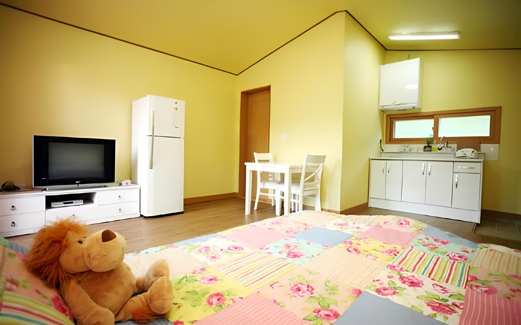 Room (Mulmangcho (Forget-me-not))
