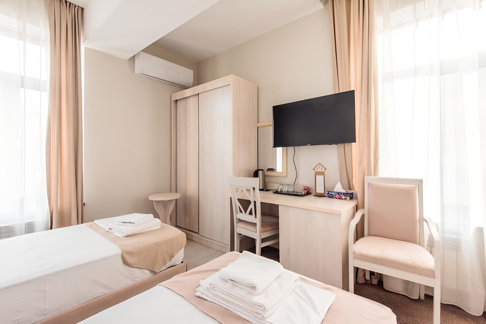 Economy Room, 2 Twin Beds, Non Smoking