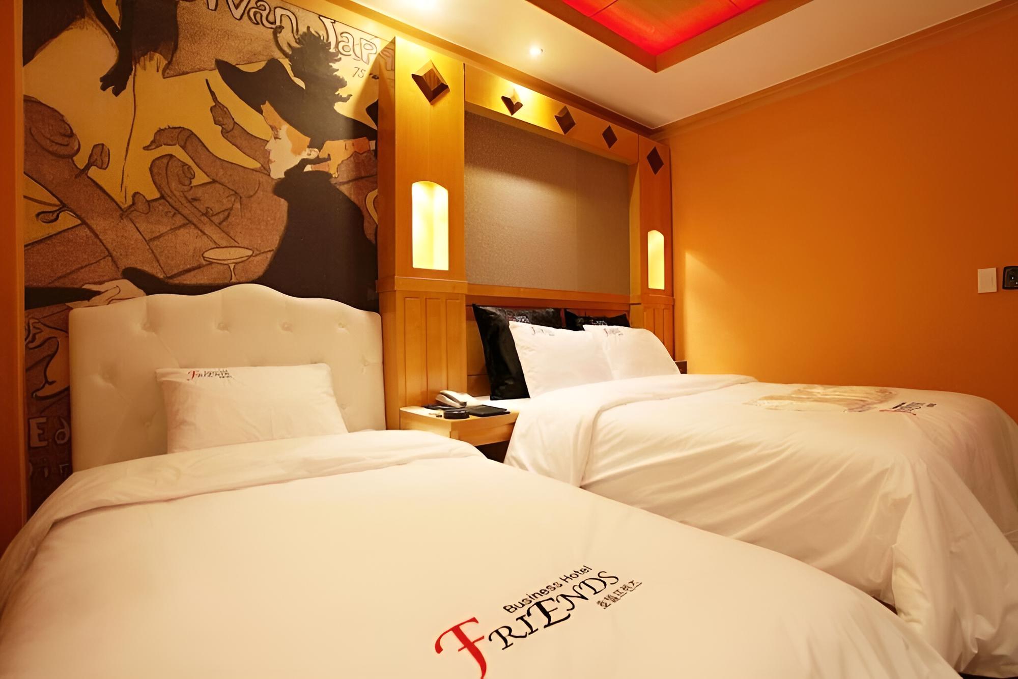 Room (Twin)