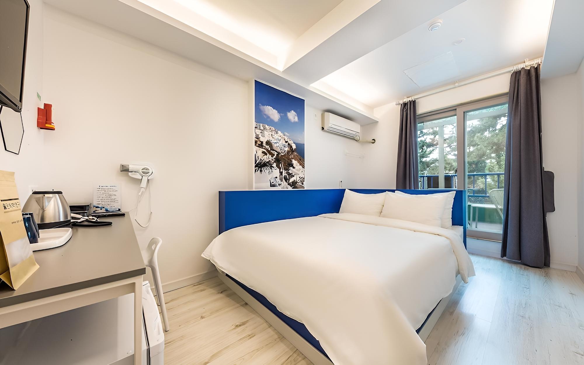 Room ([2 persons] Lake Terrace (2F))