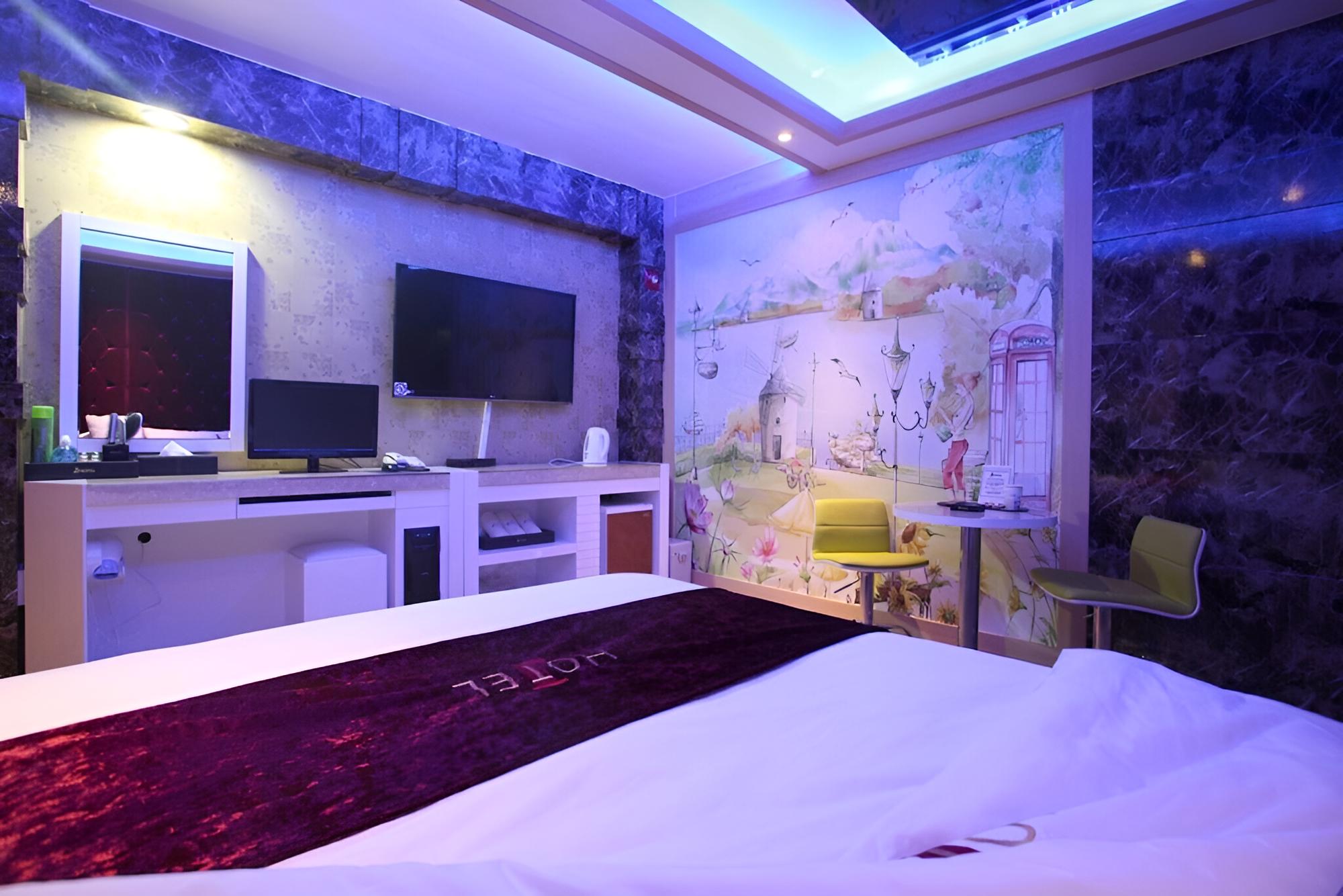 Room (Standard Room) - Photo 28