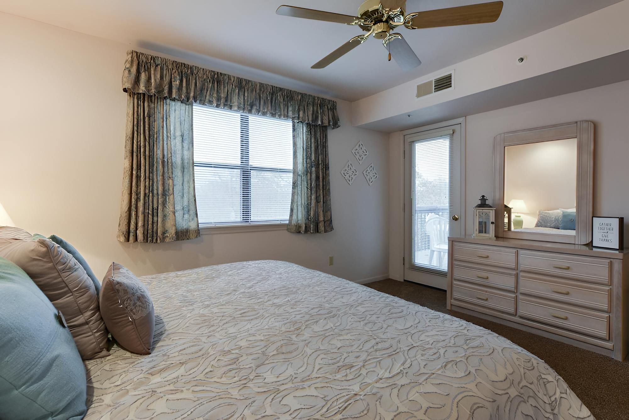 Condo (Shortgrass Stay -POOLS are OPEN! - Re)