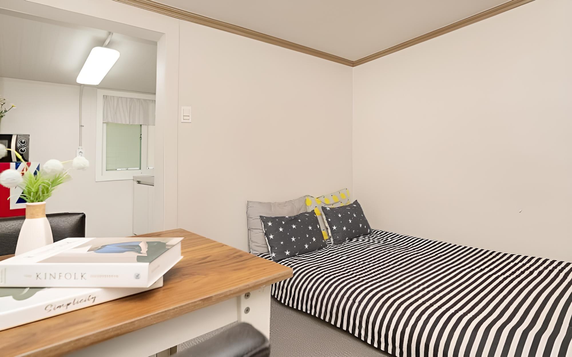 Room (Seagull)