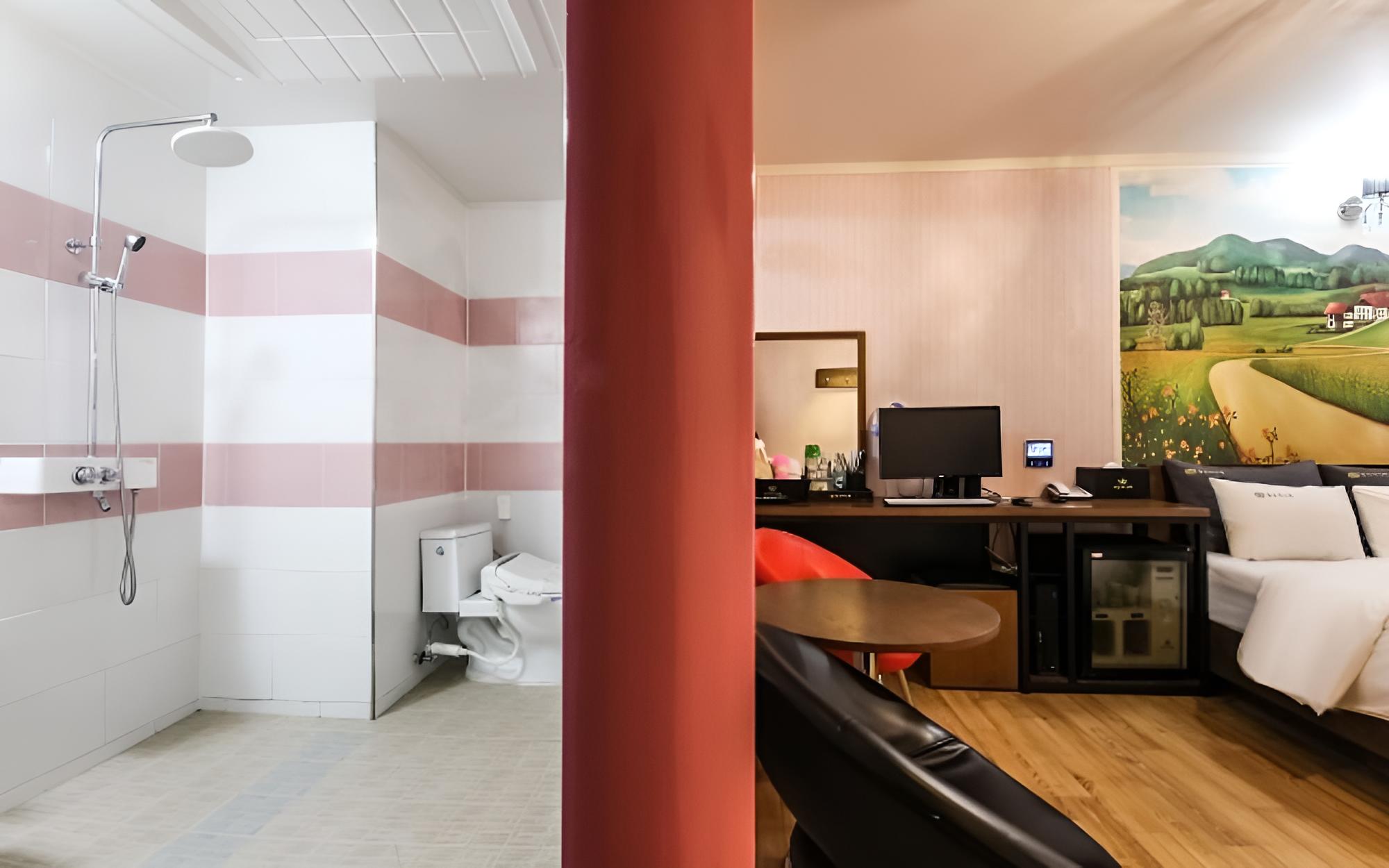Room (Standard Room B)