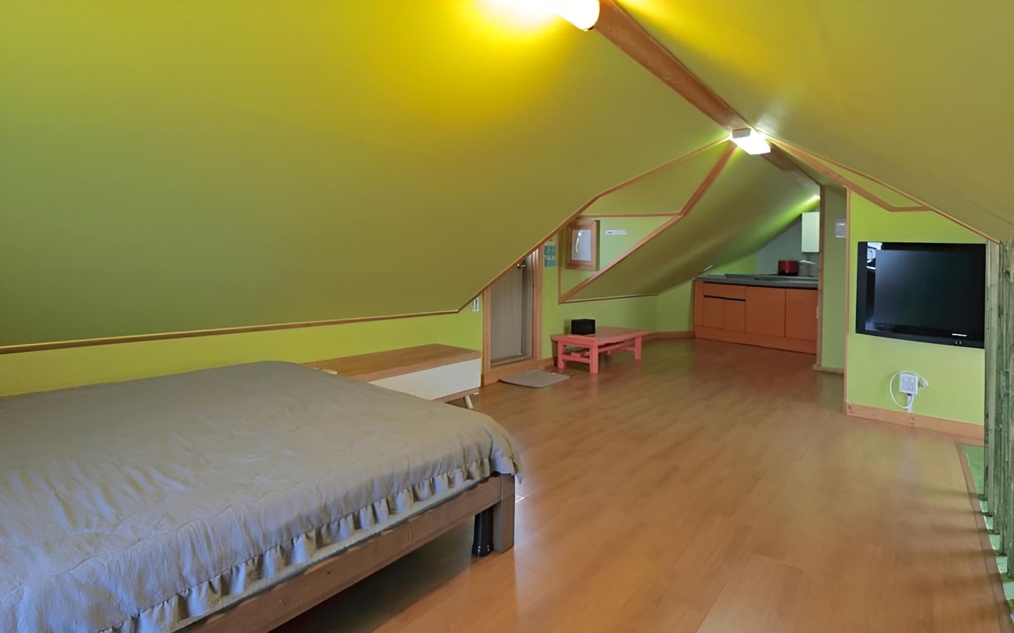 Room (Yellow Submarine)
