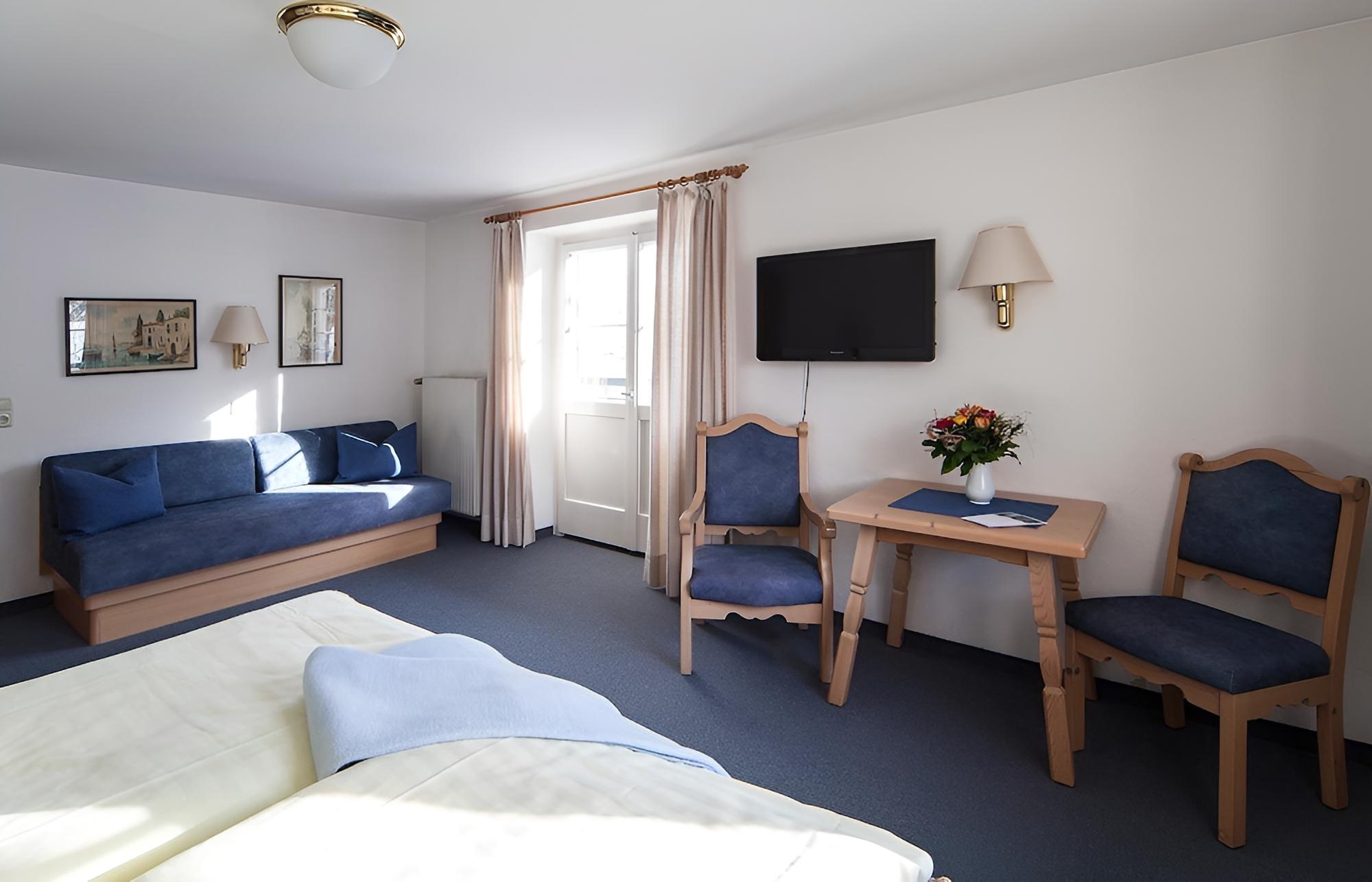 Double or Twin Room photo 1