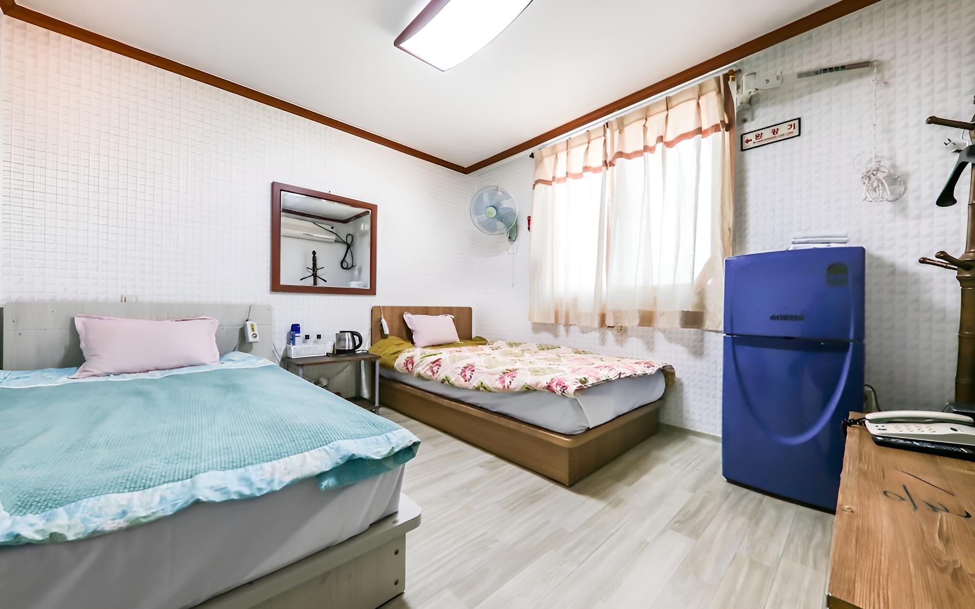 Room (Twin) photo 3