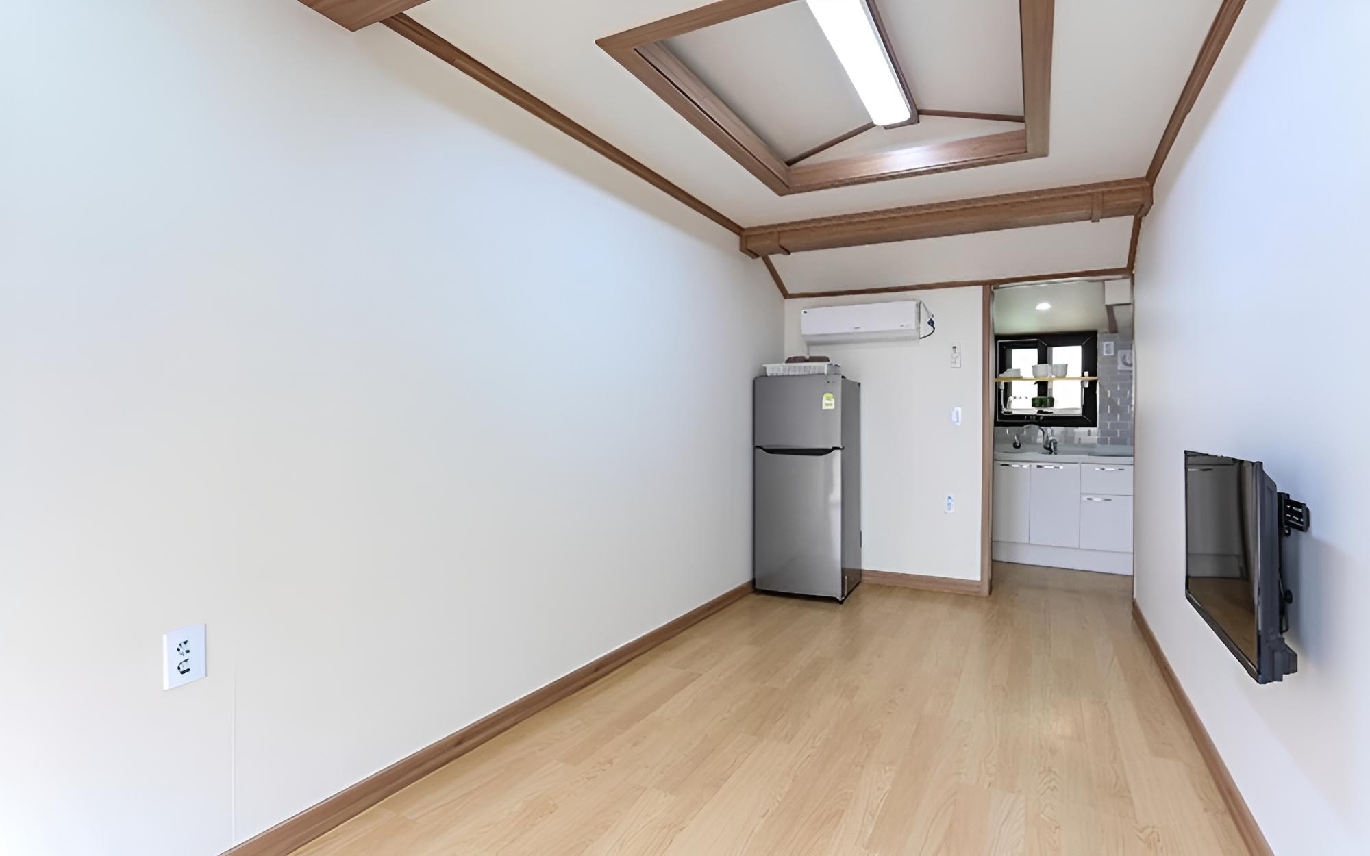 Room (2#)