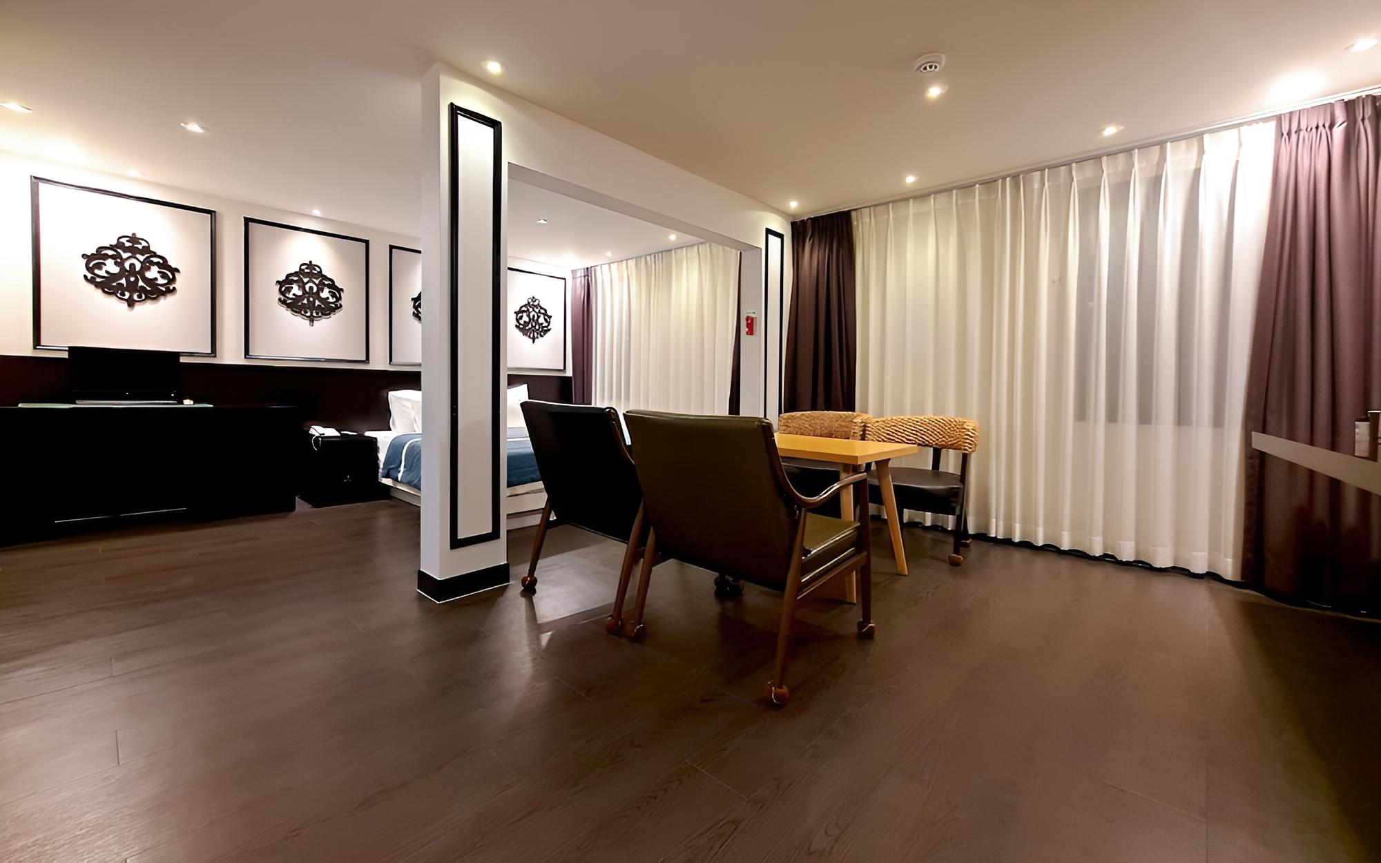 Room (Bergen Hotel-VIP Room Bergen Hotel-VI) photo 3