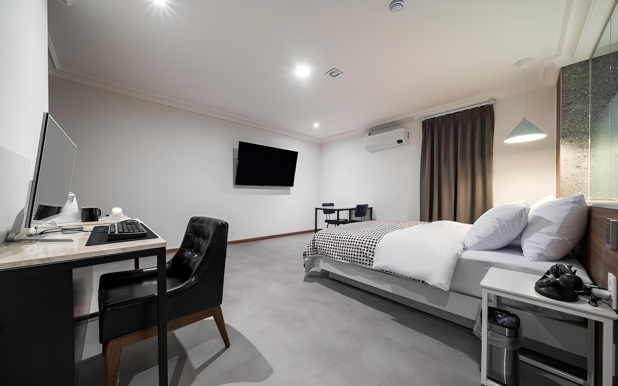 Room (Premium B (75" TV 1 PC of the highest) photo 3