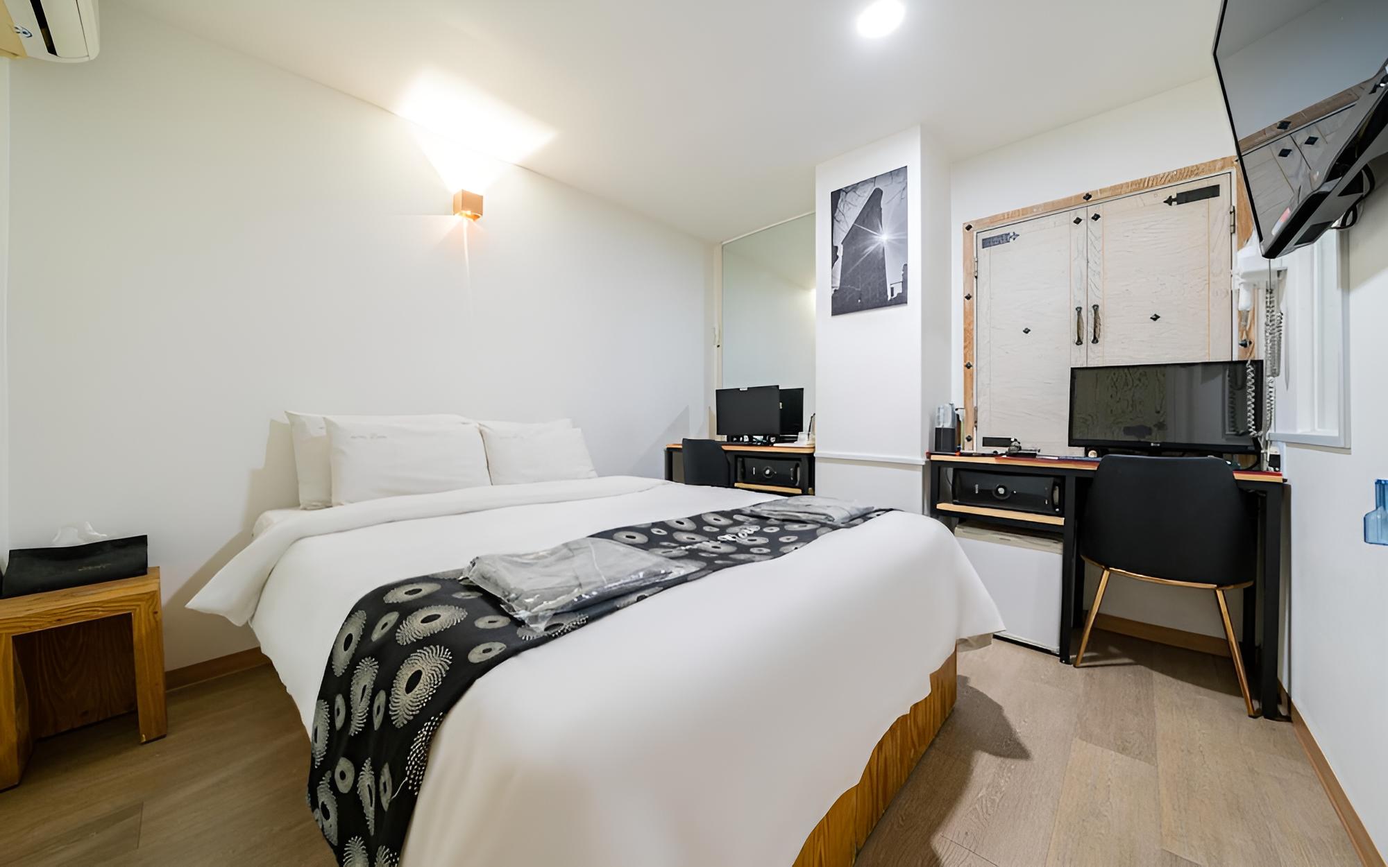 Room (2 PC - Free Time Package (Random room)