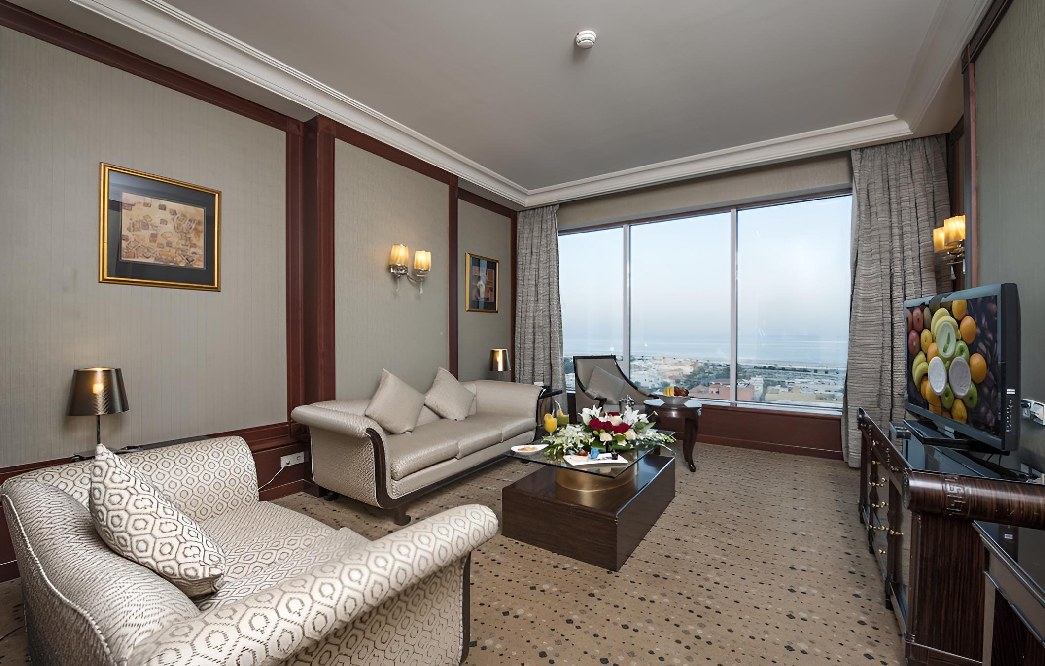Suite, 1 Double Bed, Sea View photo 3