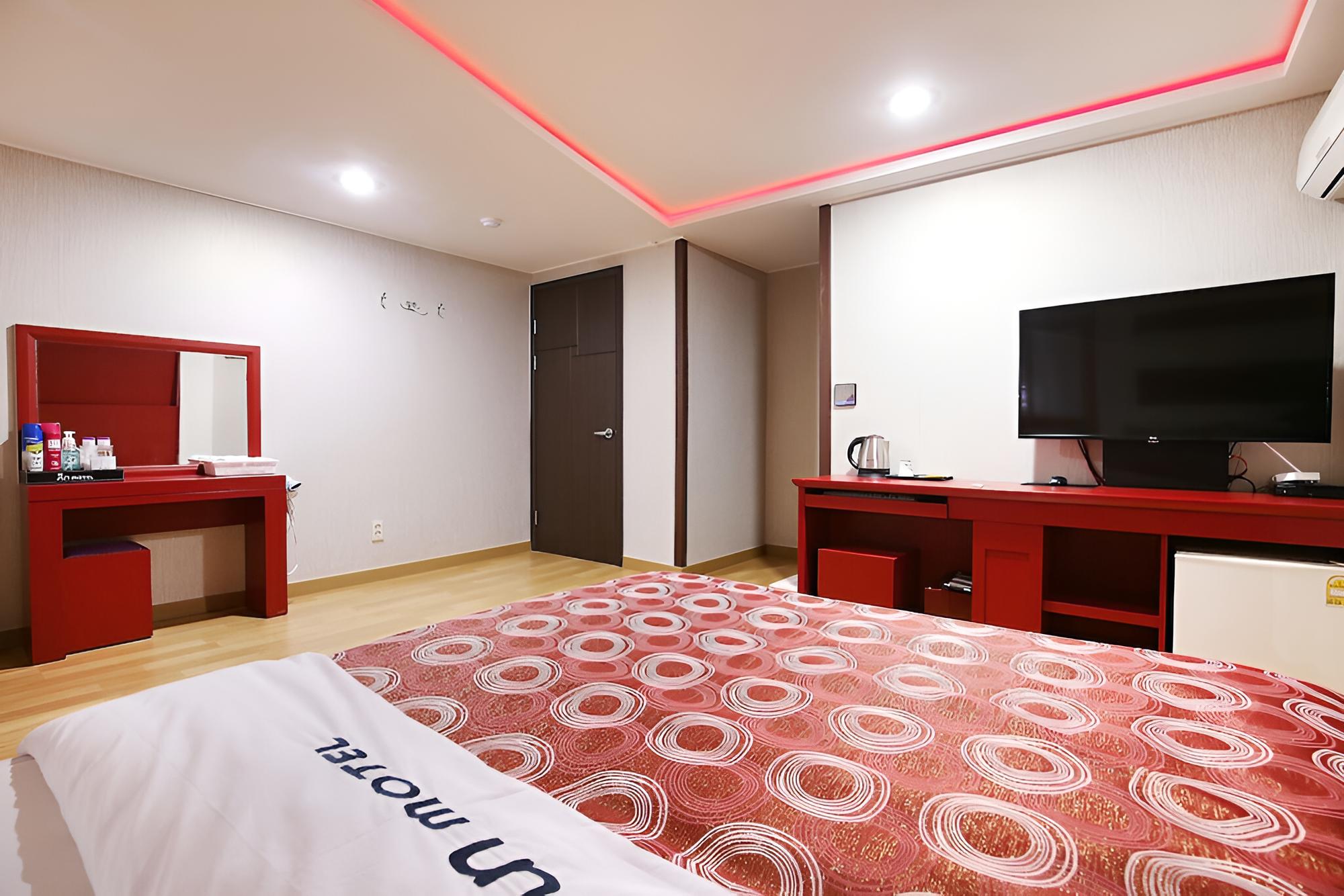 Room (Suite room RED) - Photo 4