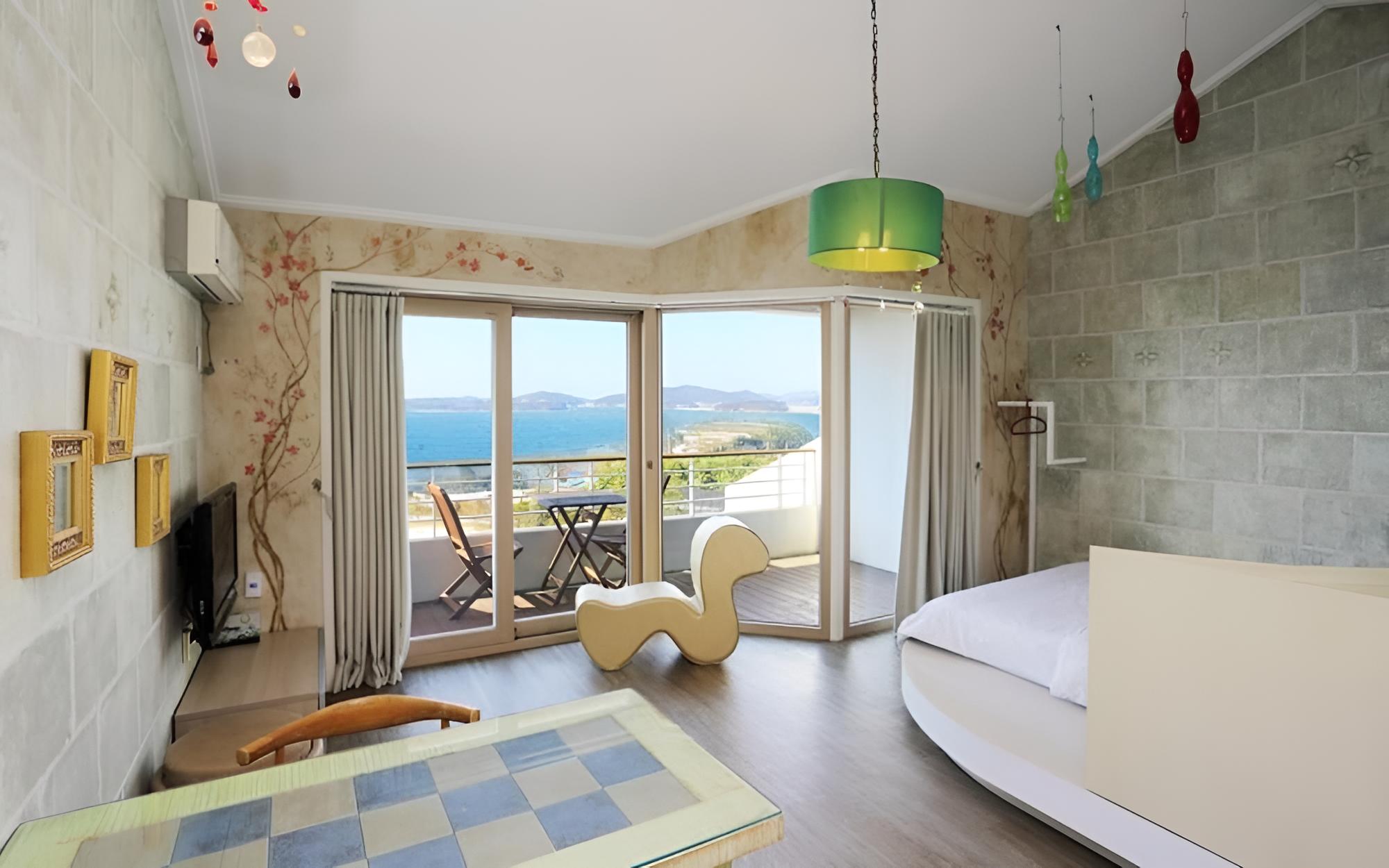 Room (Siena (2F))