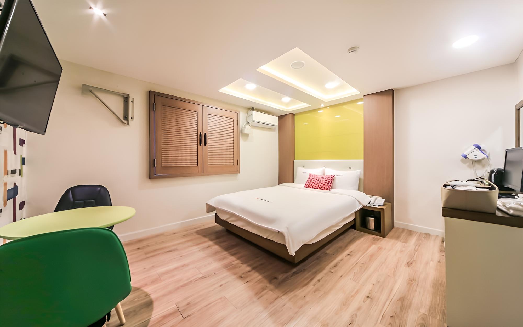 Room (Standard Room A)