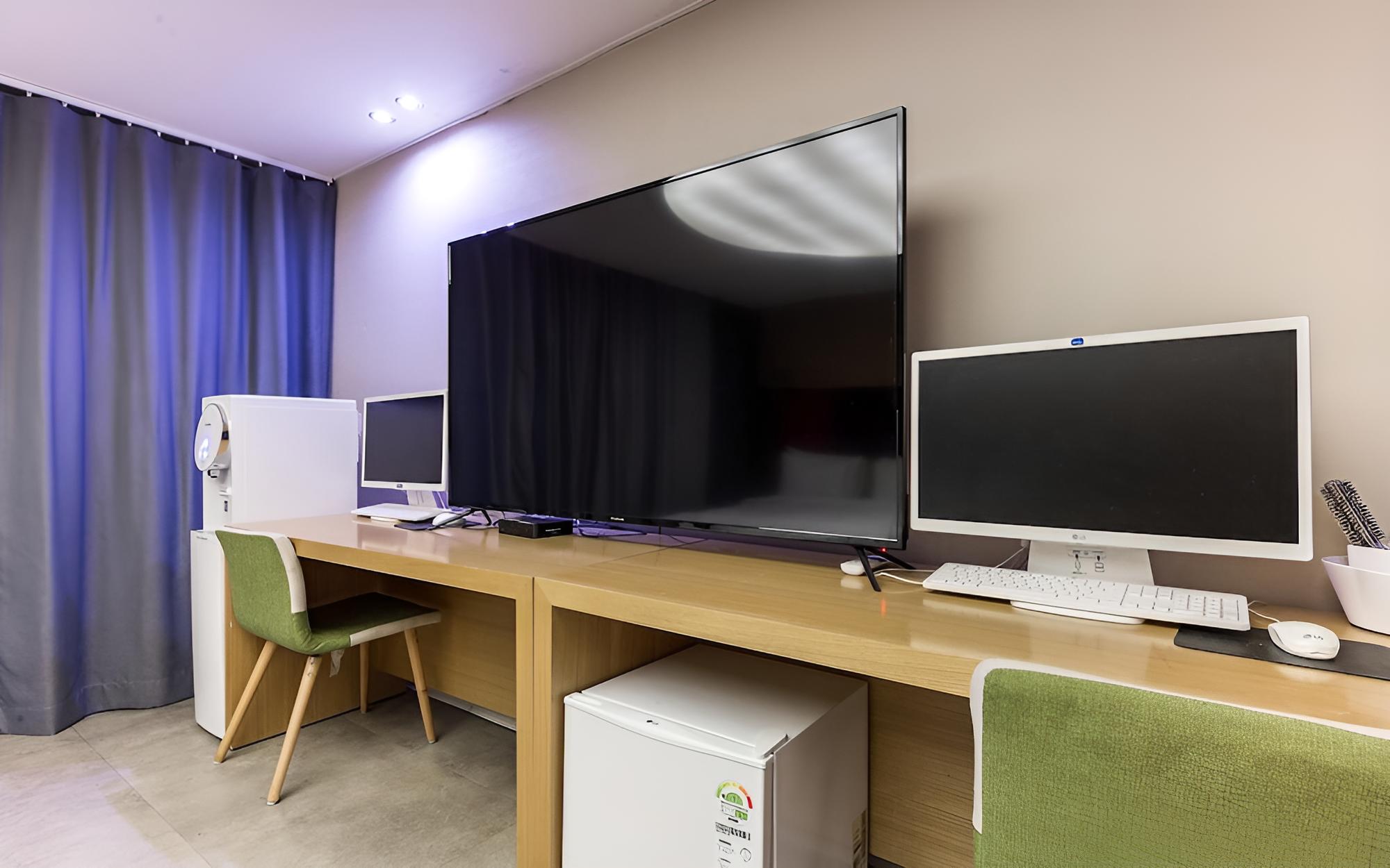 Room (Family room (double bad + 2 story bed)