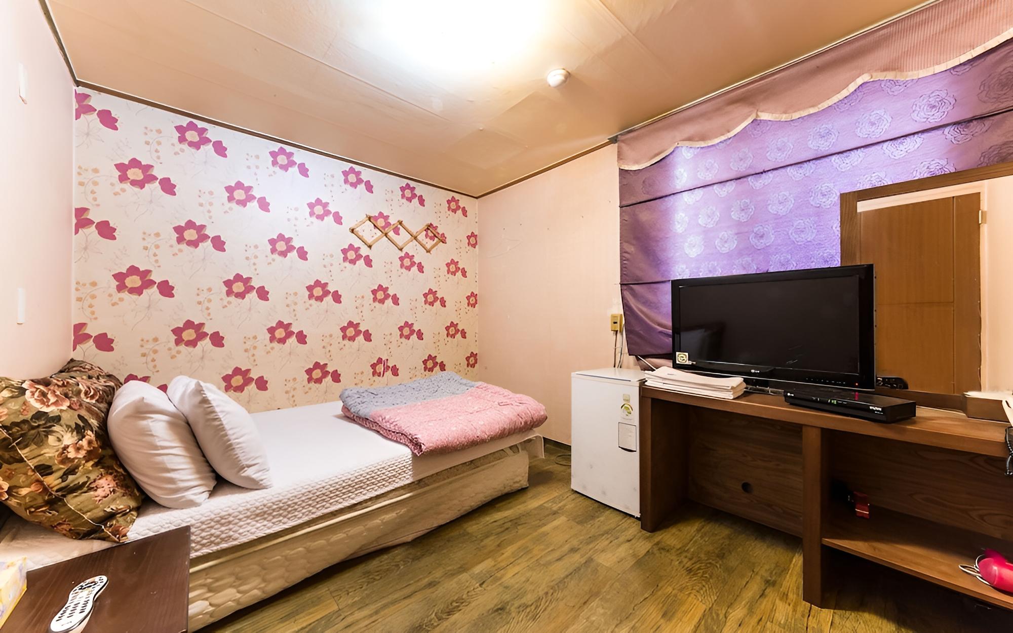 Room (Standard Room)
