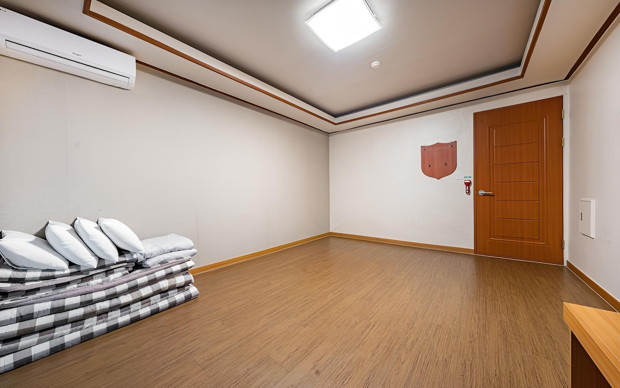 Room (Standard room ondol room (above price)