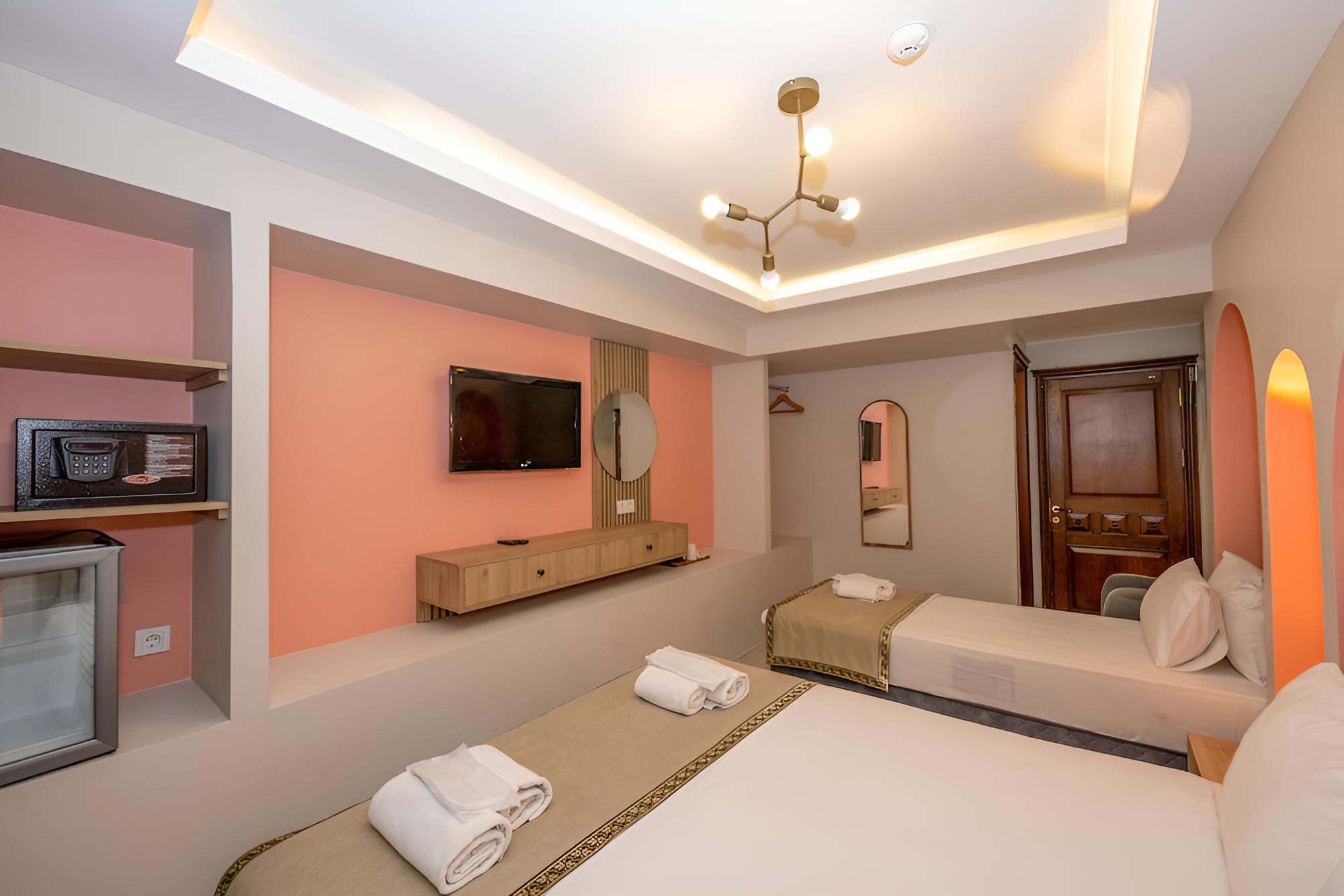 Deluxe Triple Room photo 3