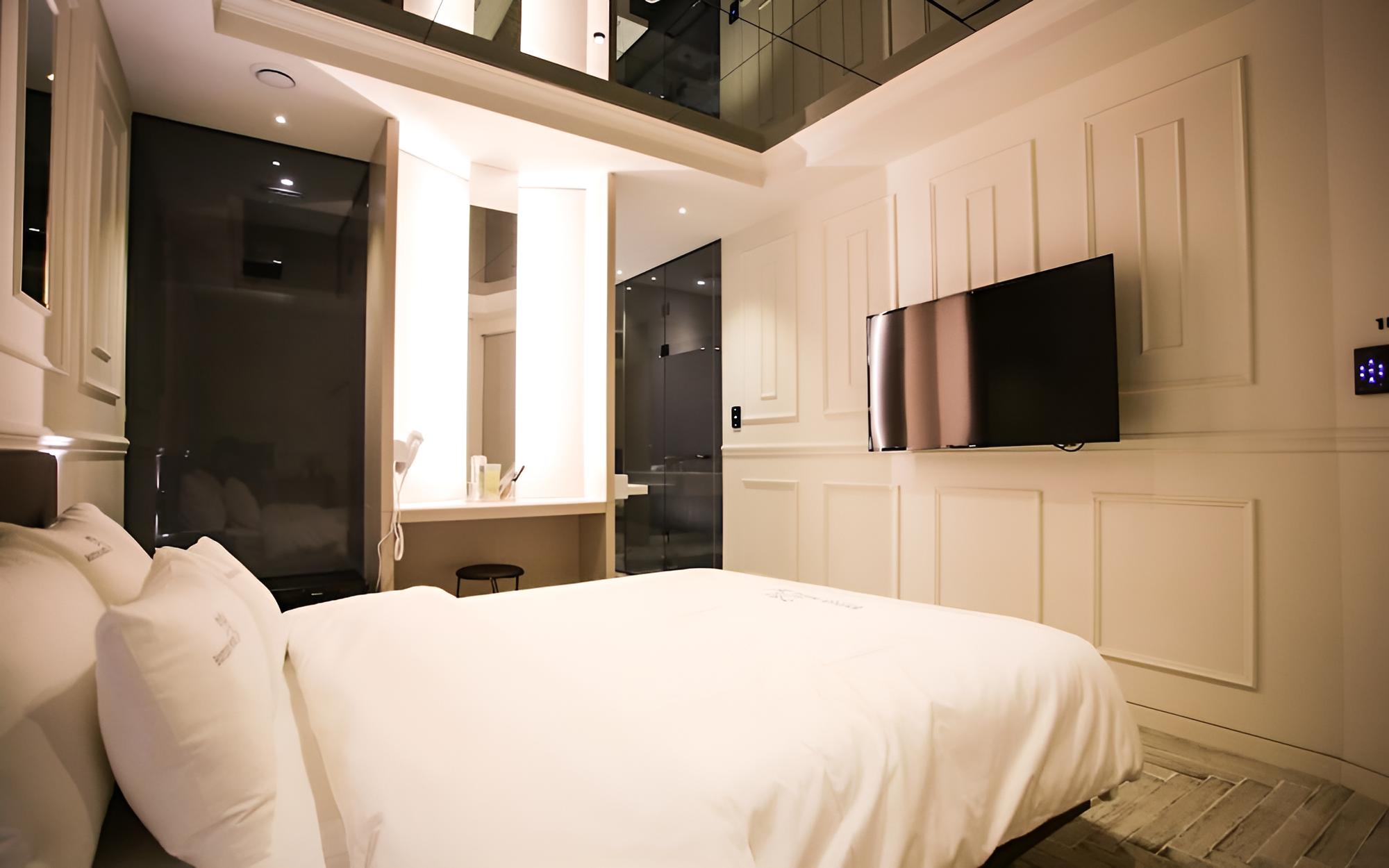 Room (Standard room) - Photo 21