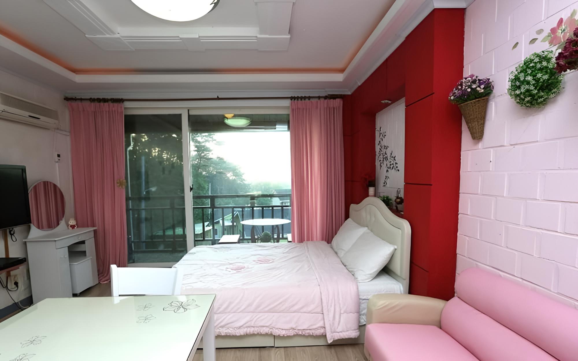 Room (Miri) - Photo 7