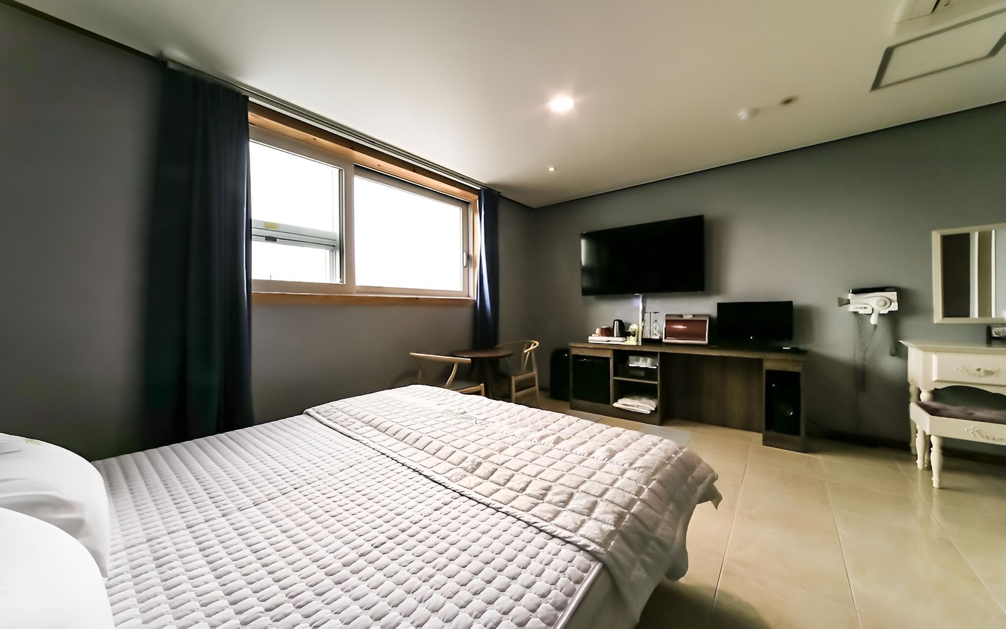 Room (1 room 1 parking - general room (with)