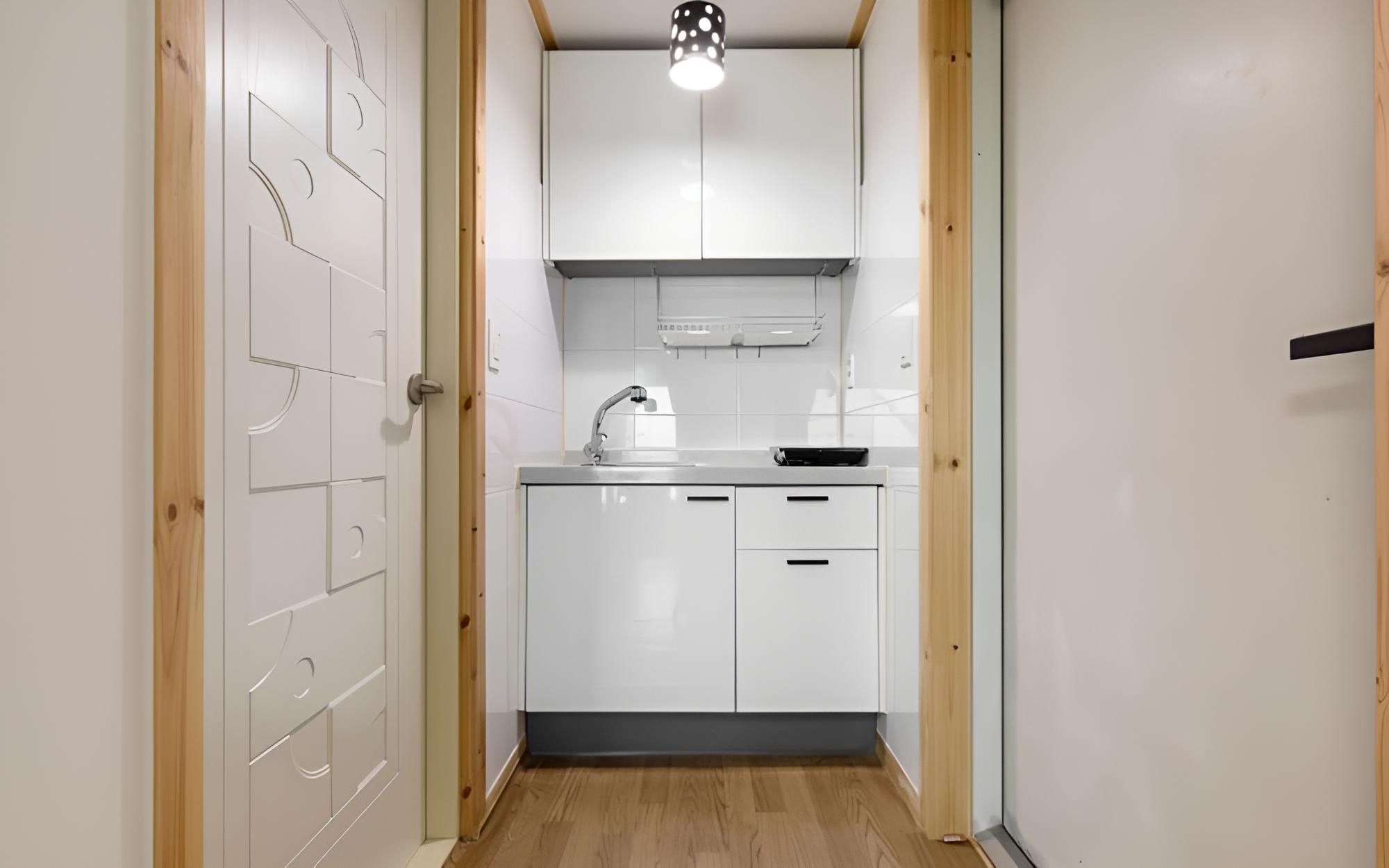 Room (Room 302) - Photo 1