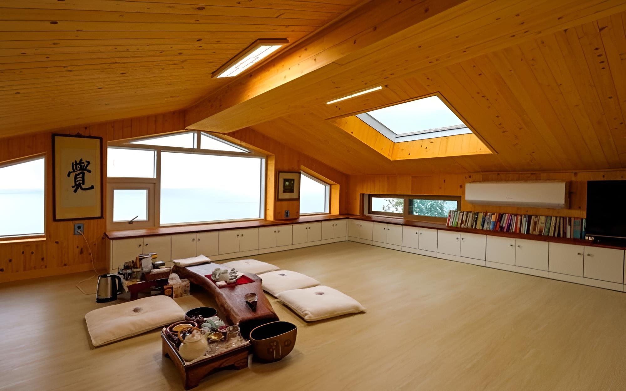 Room (Fragrance No 301)