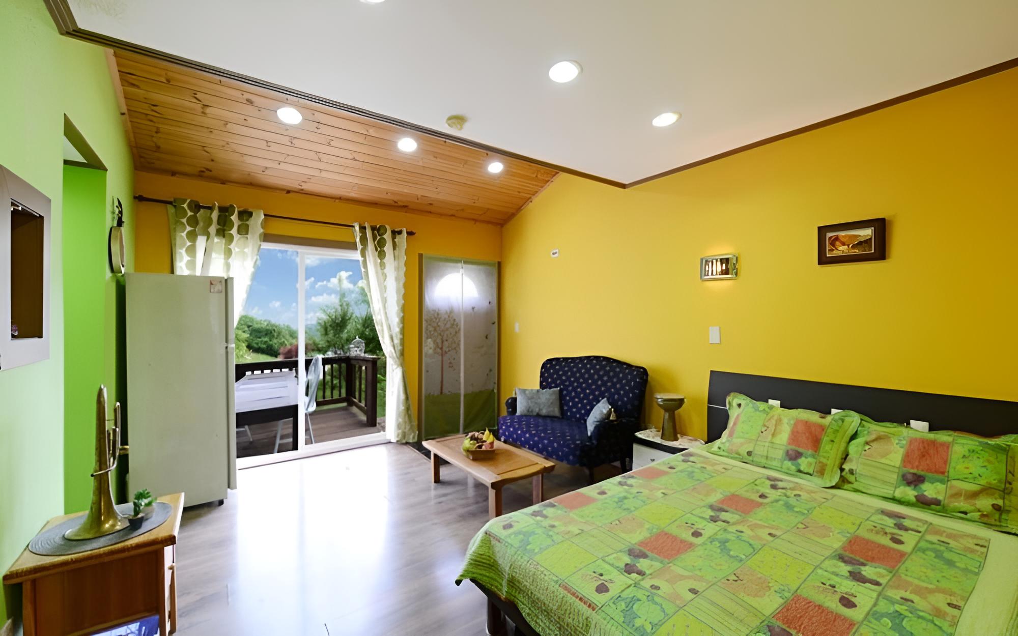 Room (Piolin)