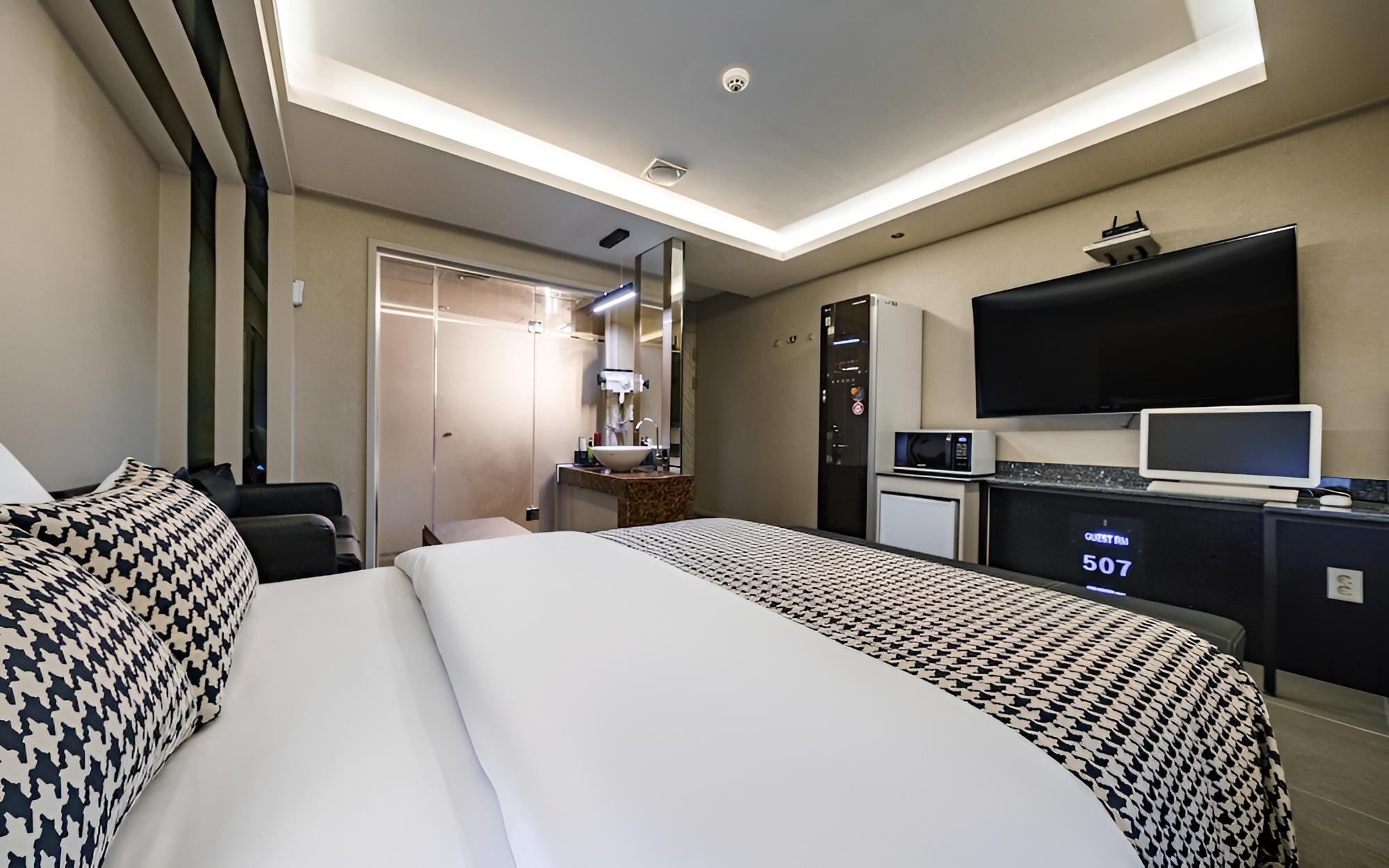 Room (Semi-private room (ACE bed/styler/2-p)