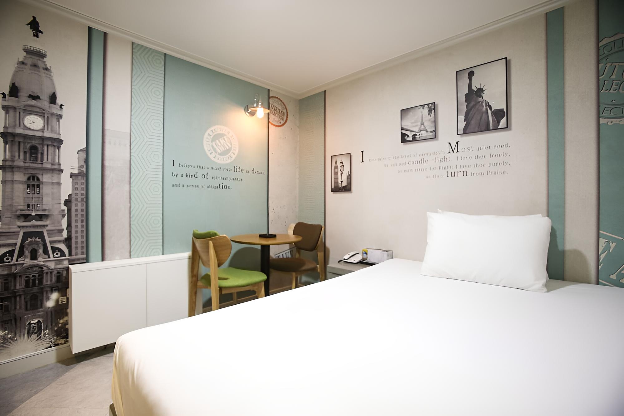 Room (Standard Room A (Free viewing of Netf) - Photo 13