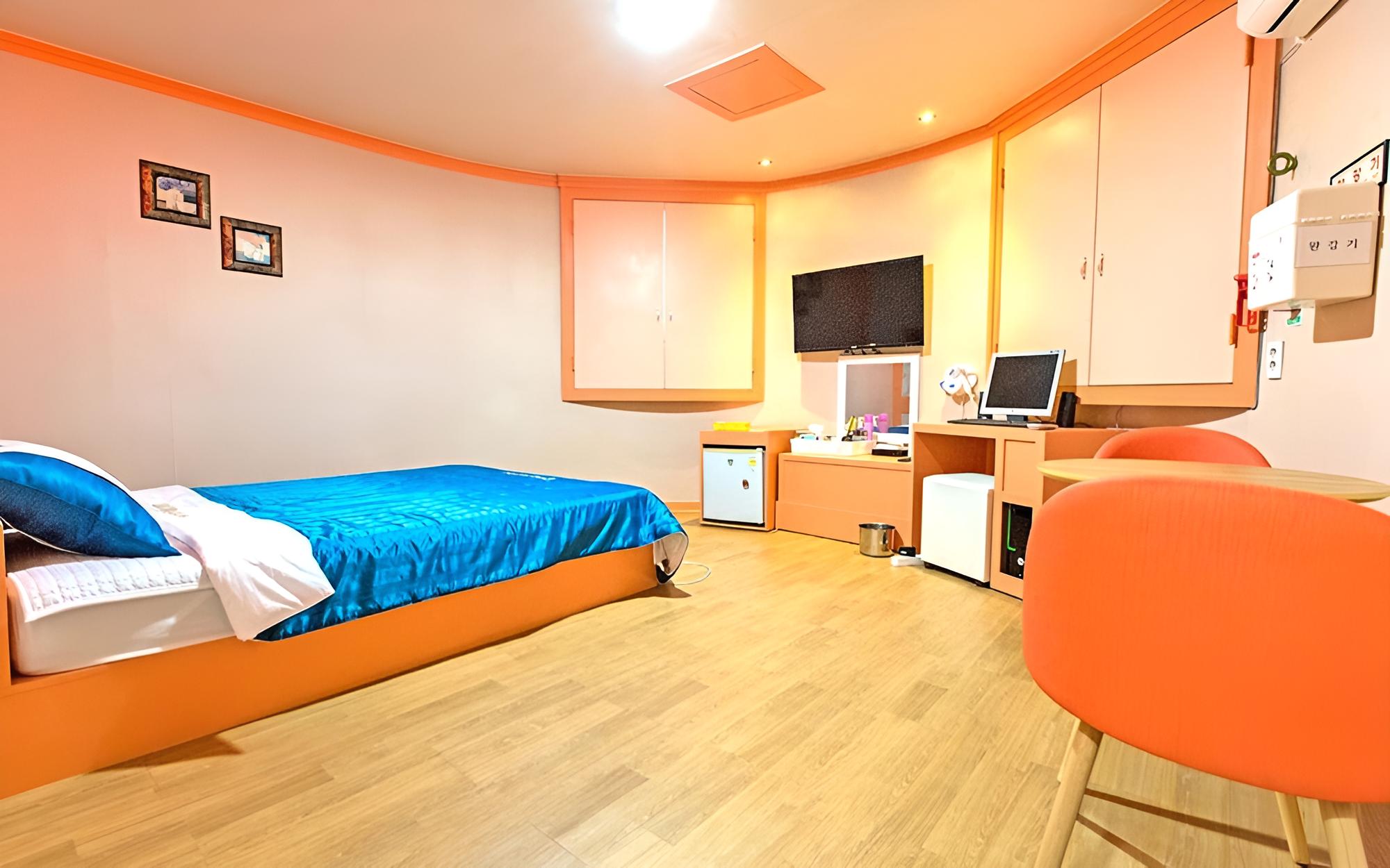 Room (Standard Room)