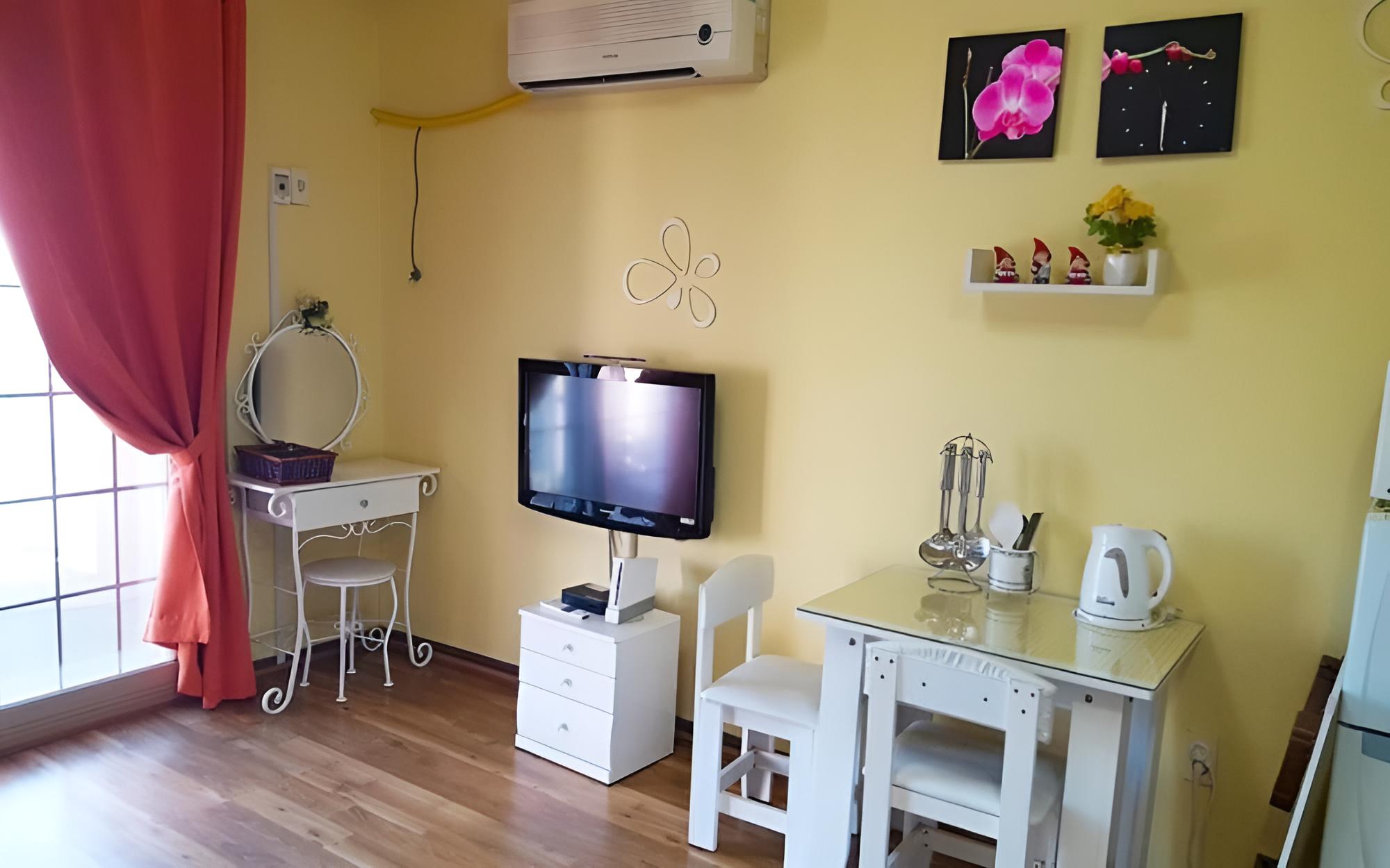 Room (Leo (1 Ondol Room))