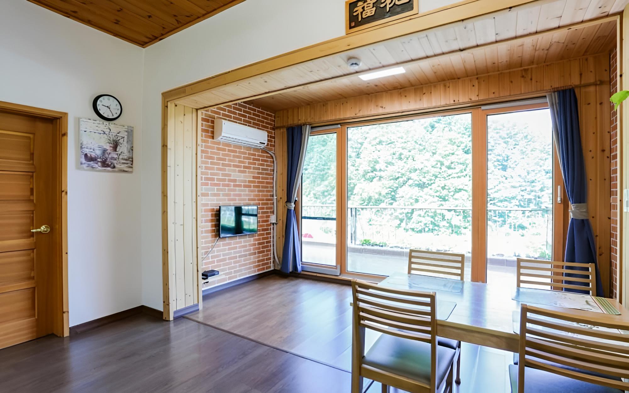 Room (Blessing Room (Unshared House))