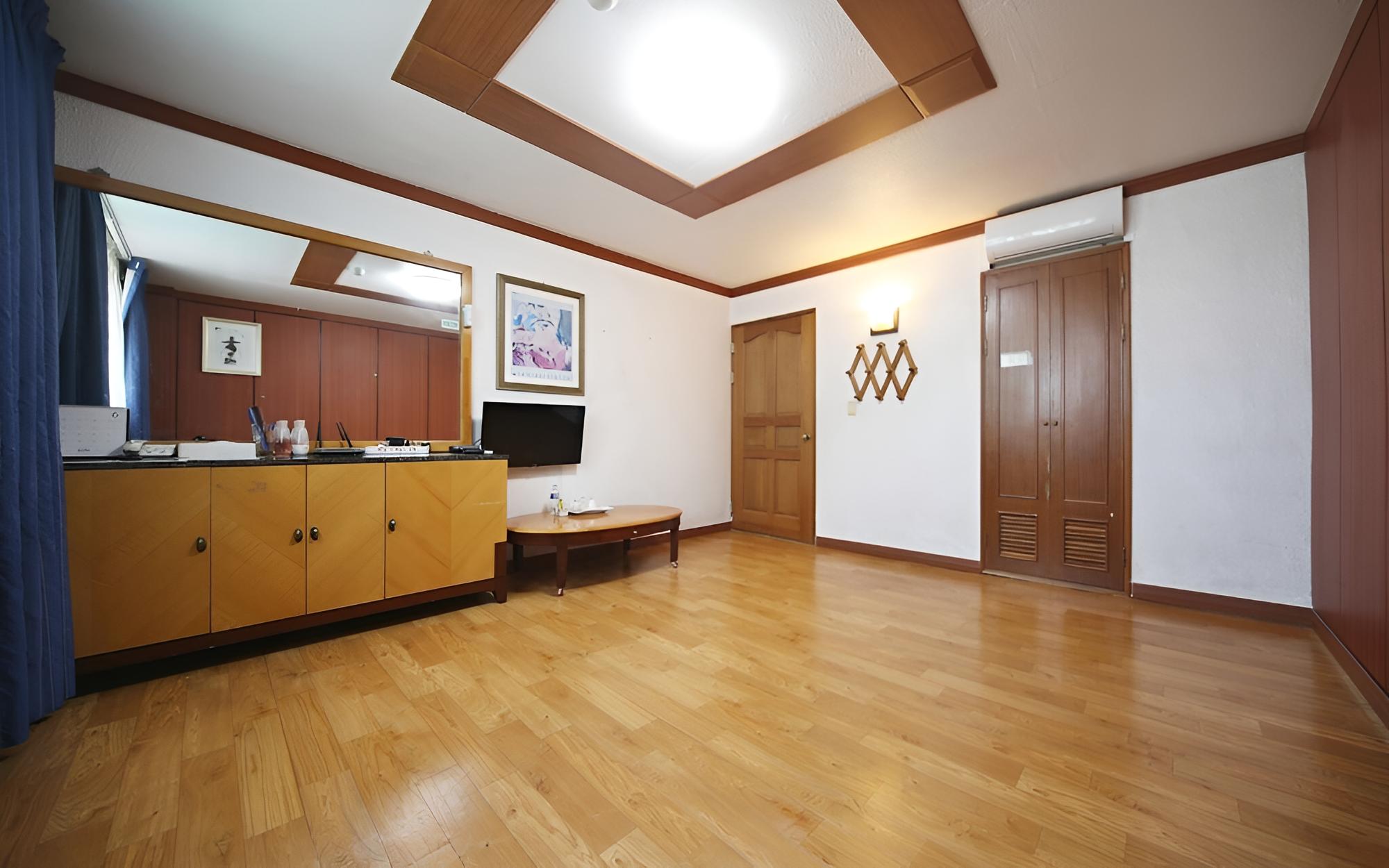 Room (Standard Ondol)