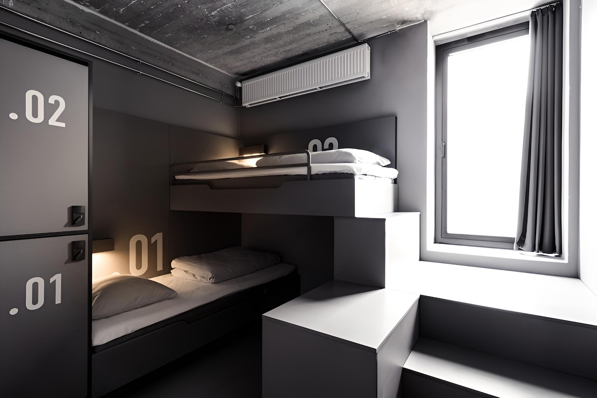 Twin Room, Shared Bathroom photo 1