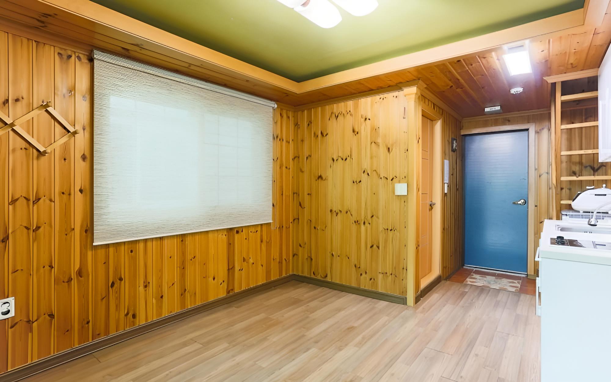 Room (Begonia (Duplex))