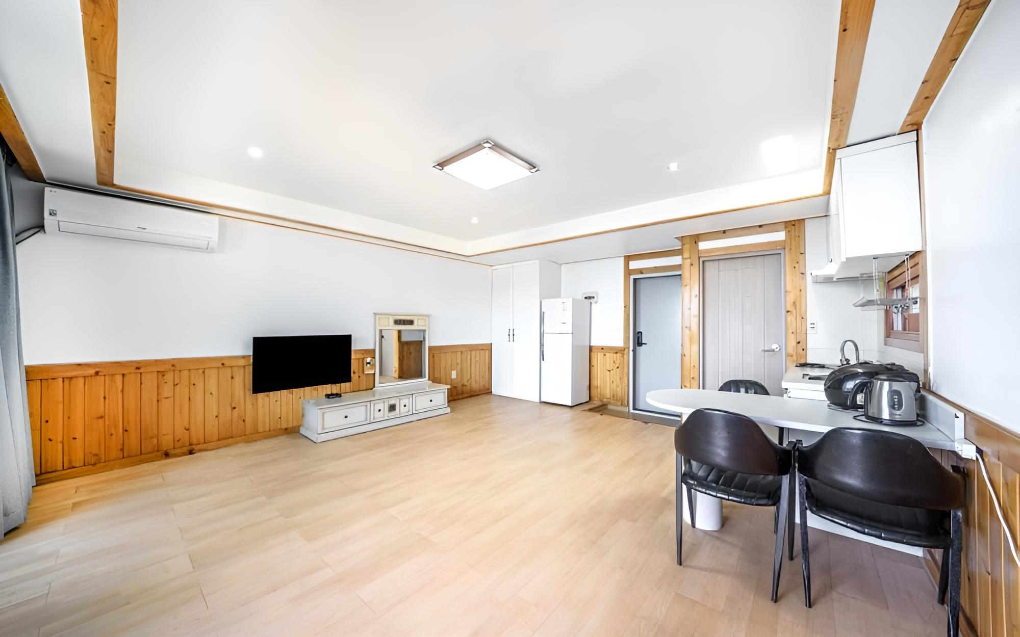 Room (Haedong 201 (Ocean View))