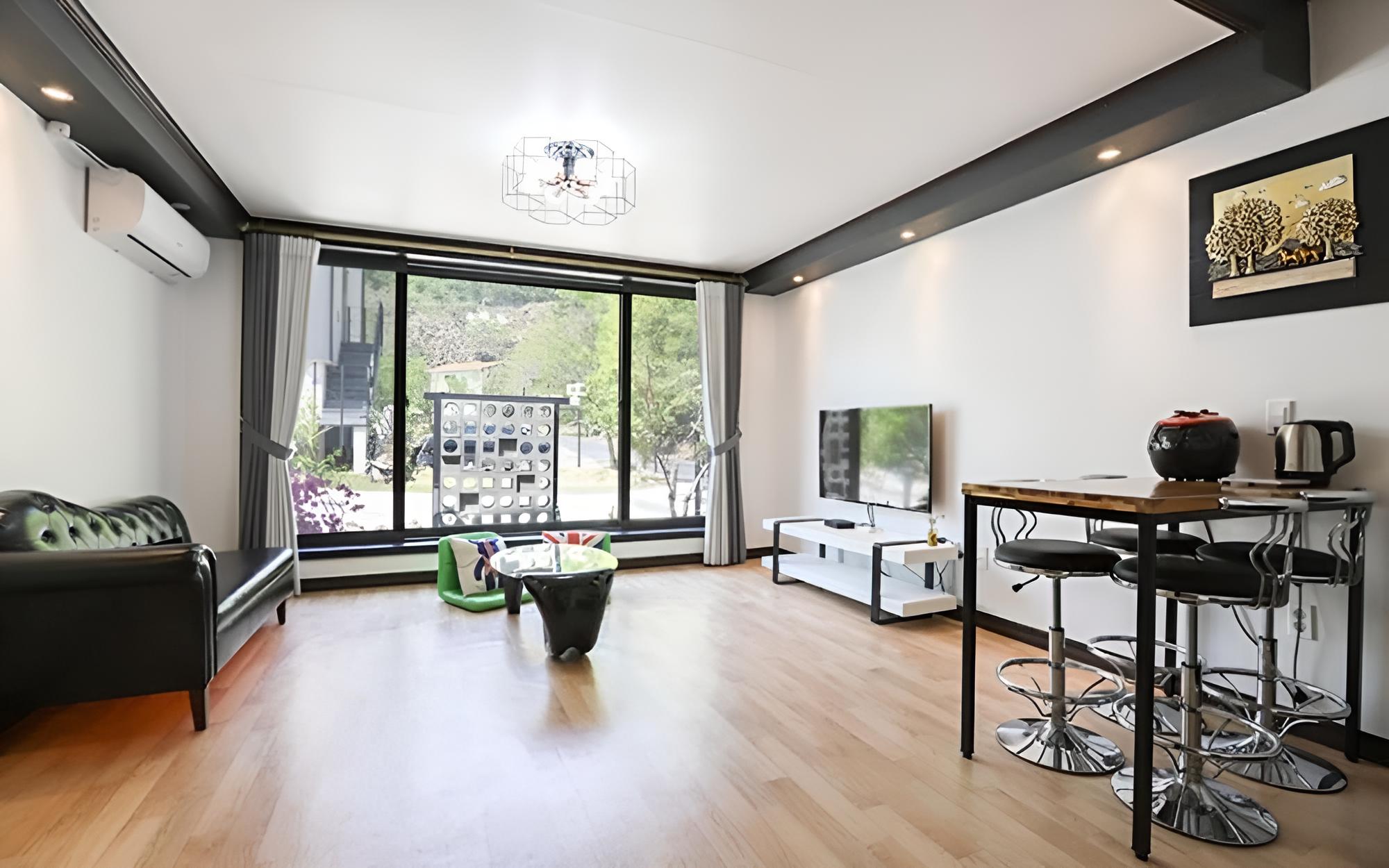 Room (Cheonwangbong)