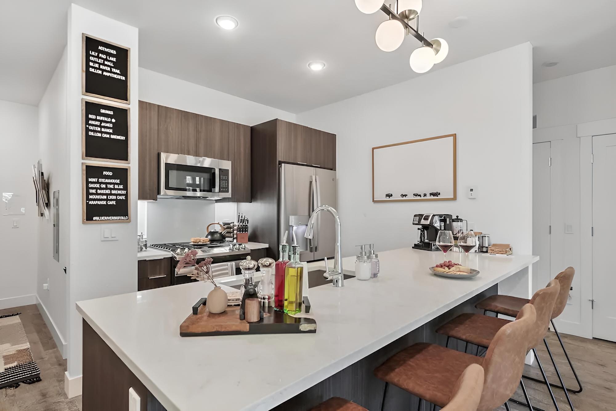 New Luxury Condo River View Sounds Patio Hot Tub, Bilde 15
