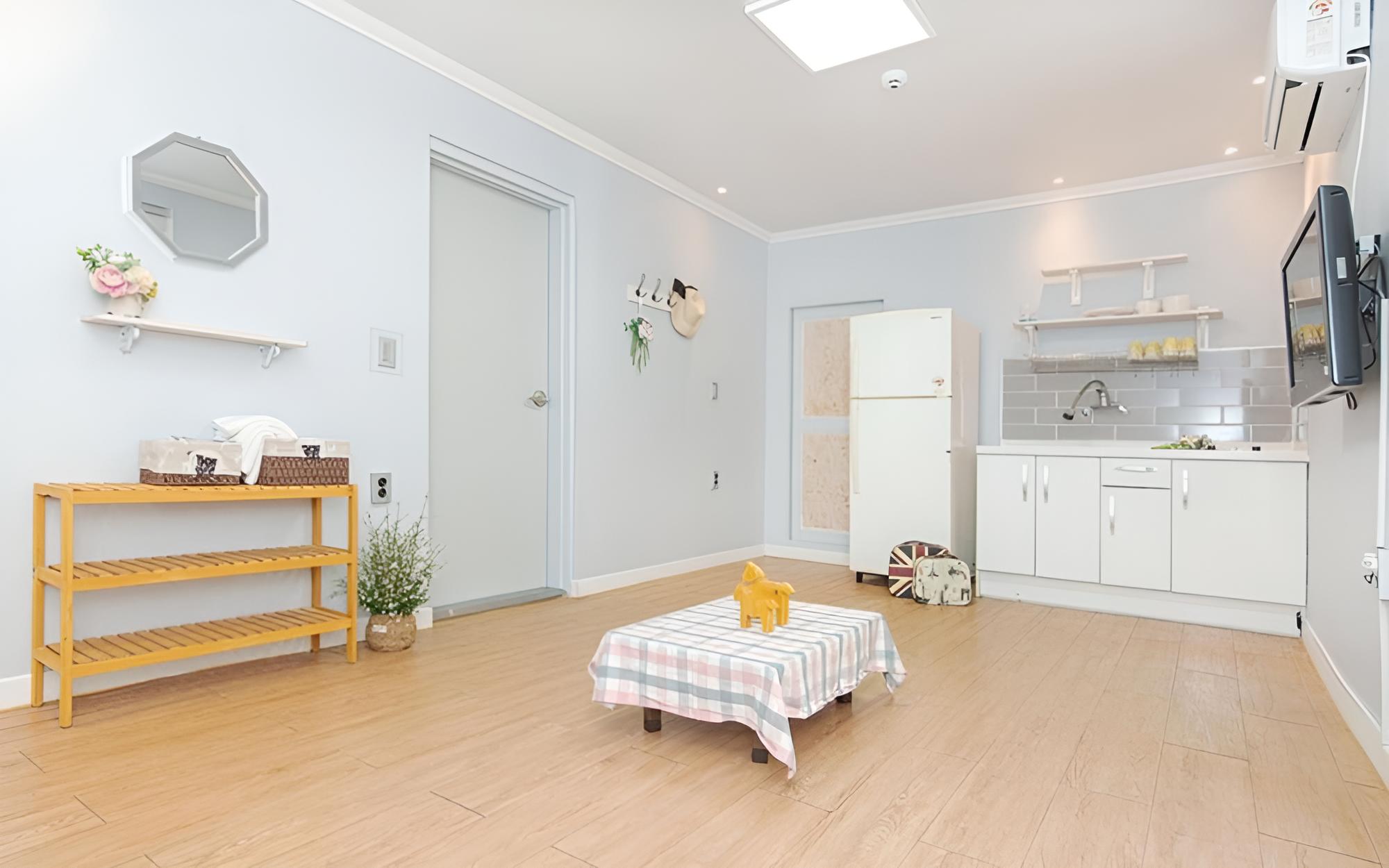 Room (Medium Room (Ondol) -2)