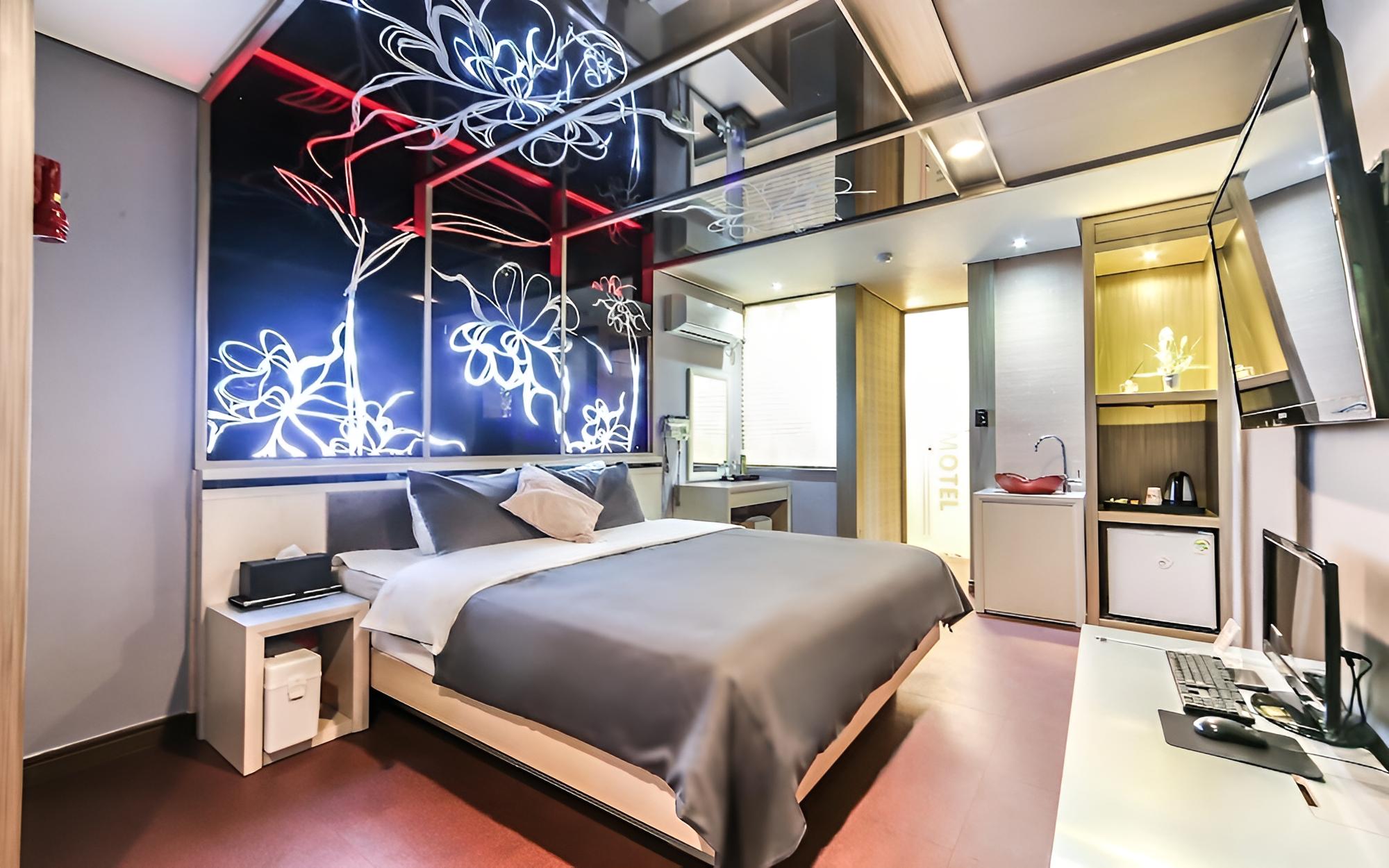 Room (Premium Twin Bed)