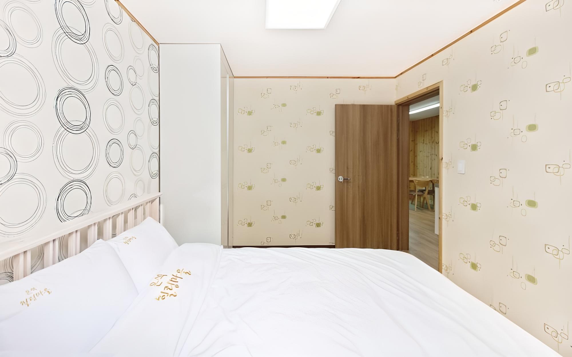 Room (Room 103) photo 1