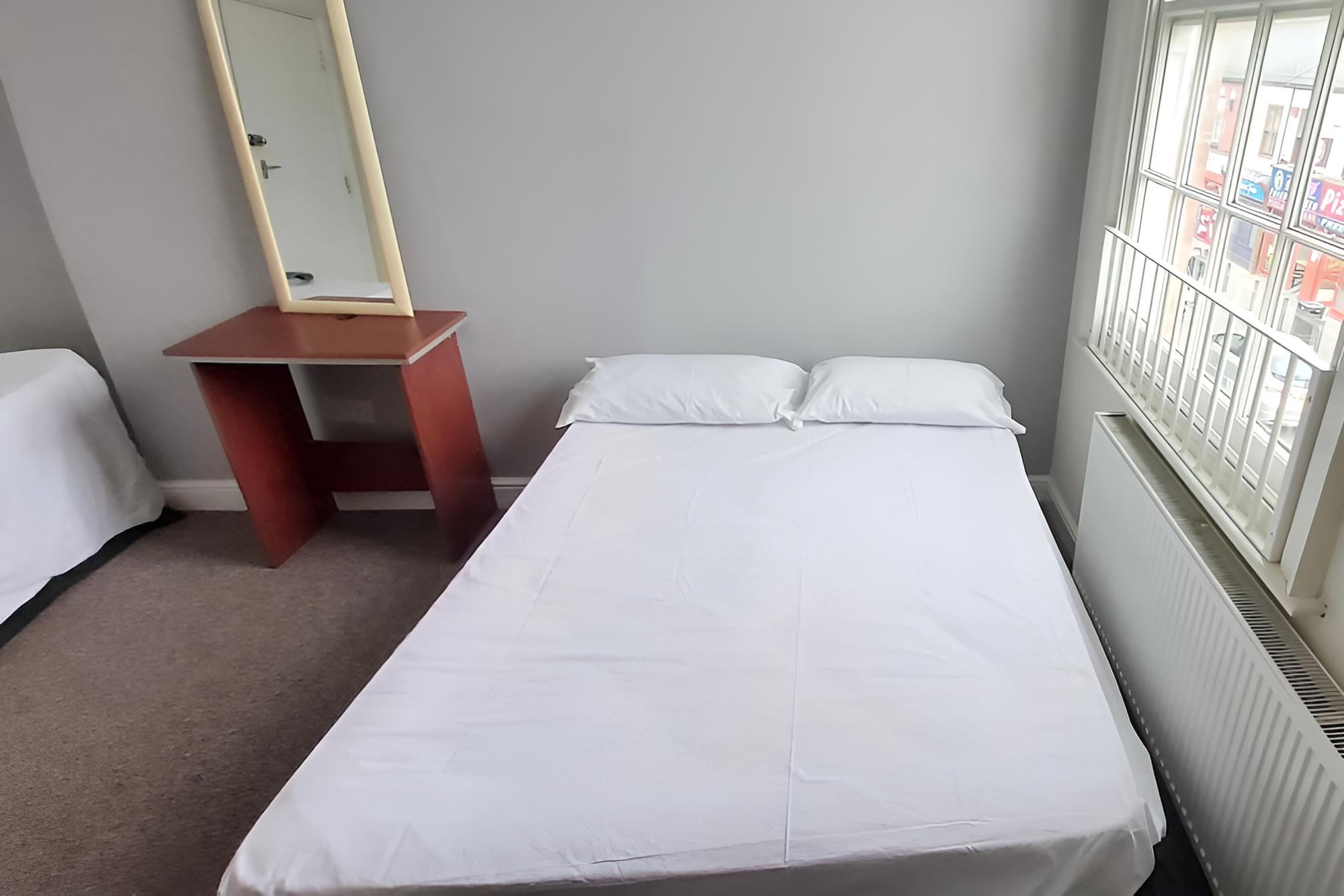 Standard Triple Room, Shared Bathroom
