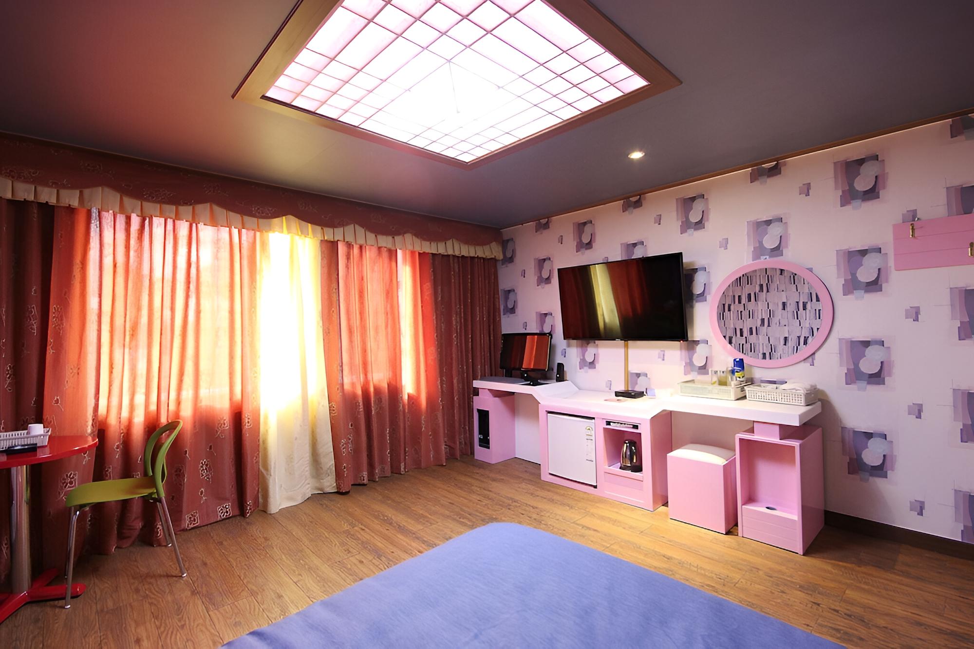 Room (Standard Room) - Photo 4