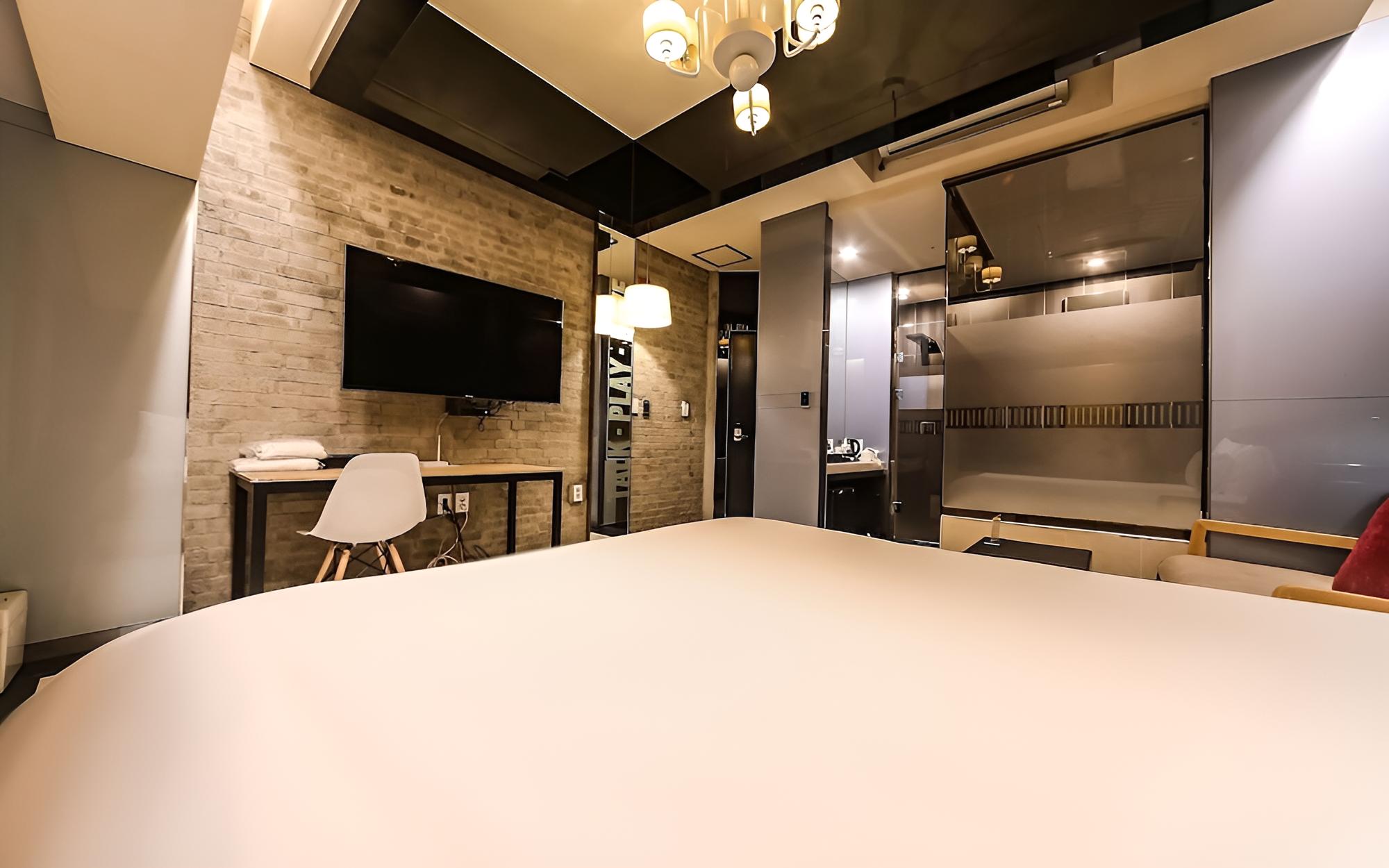 Room (FAMILY Standard (Monday-Friday simple)