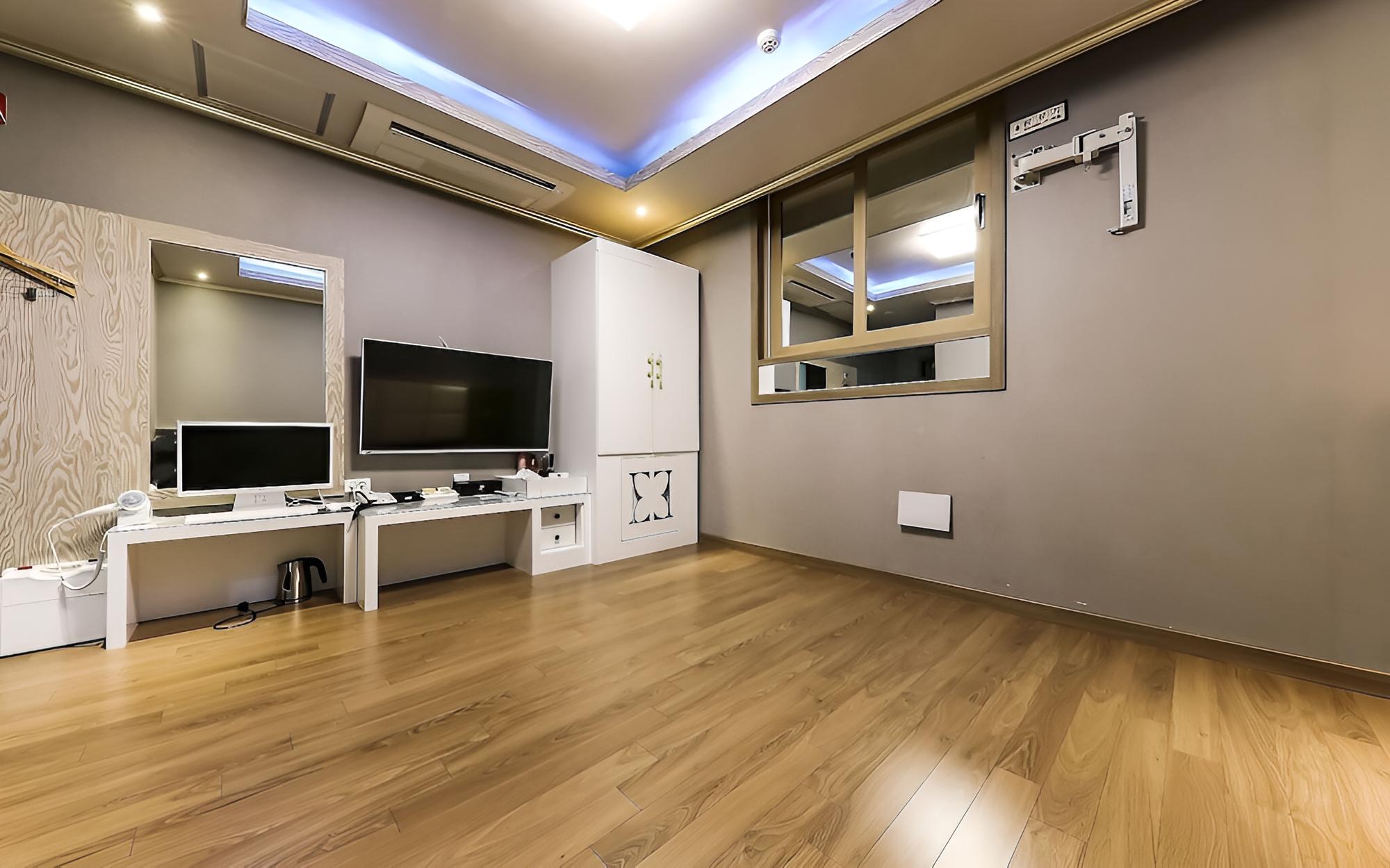 Room (Ondol Room) - Photo 8