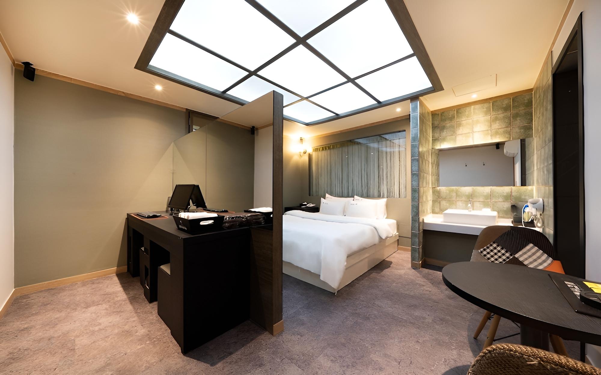 Room (Standard (early bird))