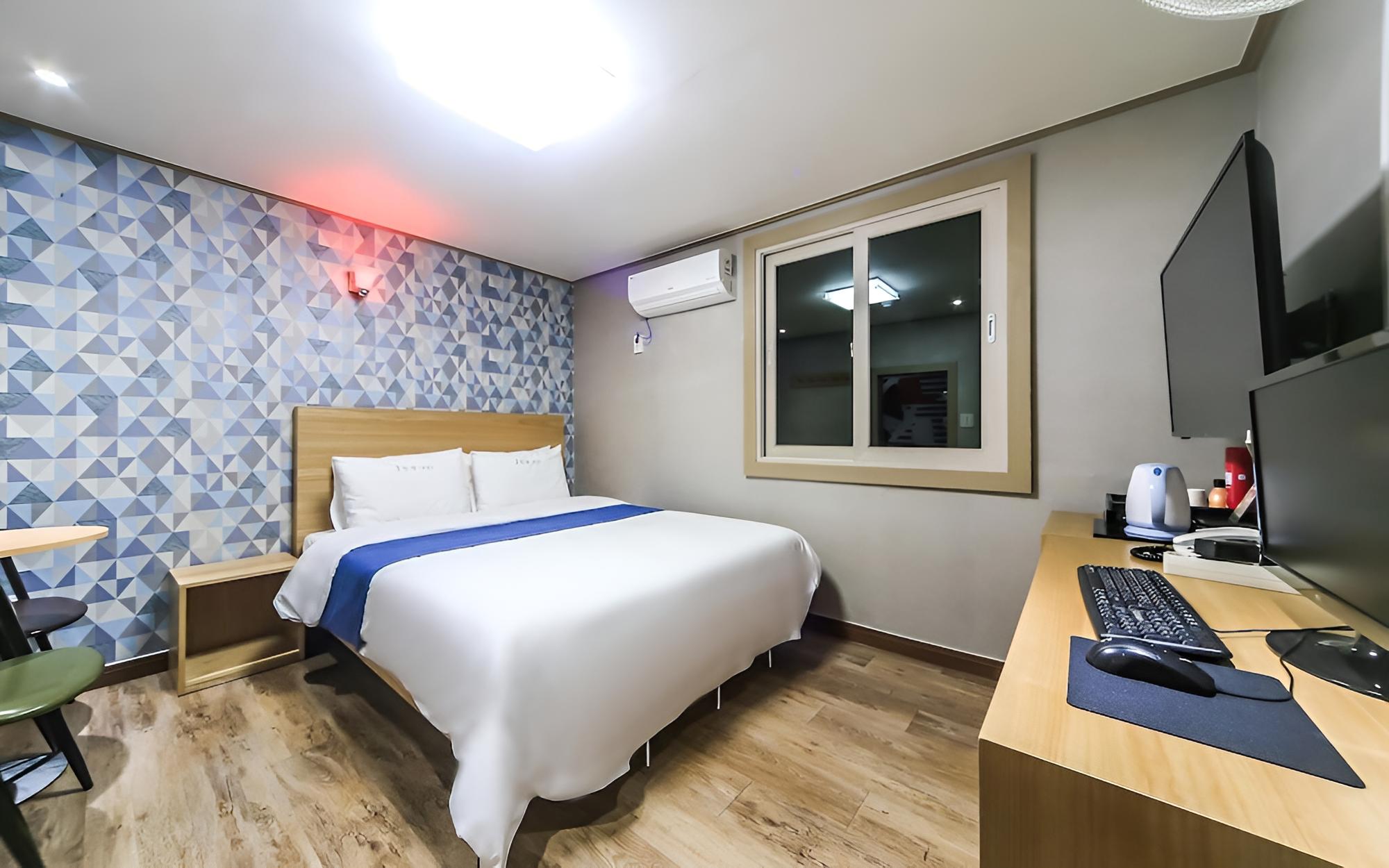 Room (Standard Room A)